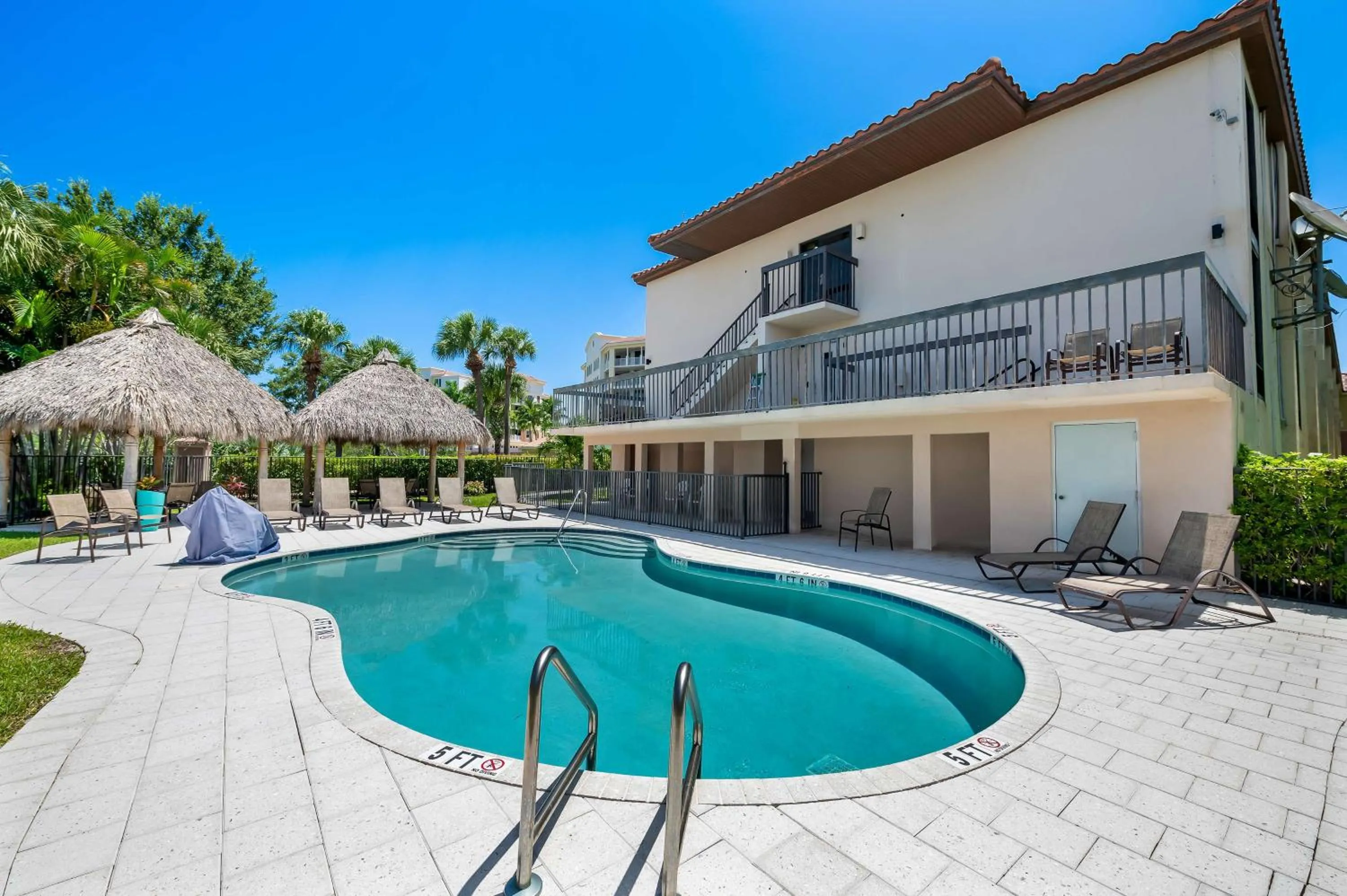 Pool view in Best Western Intracoastal Inn