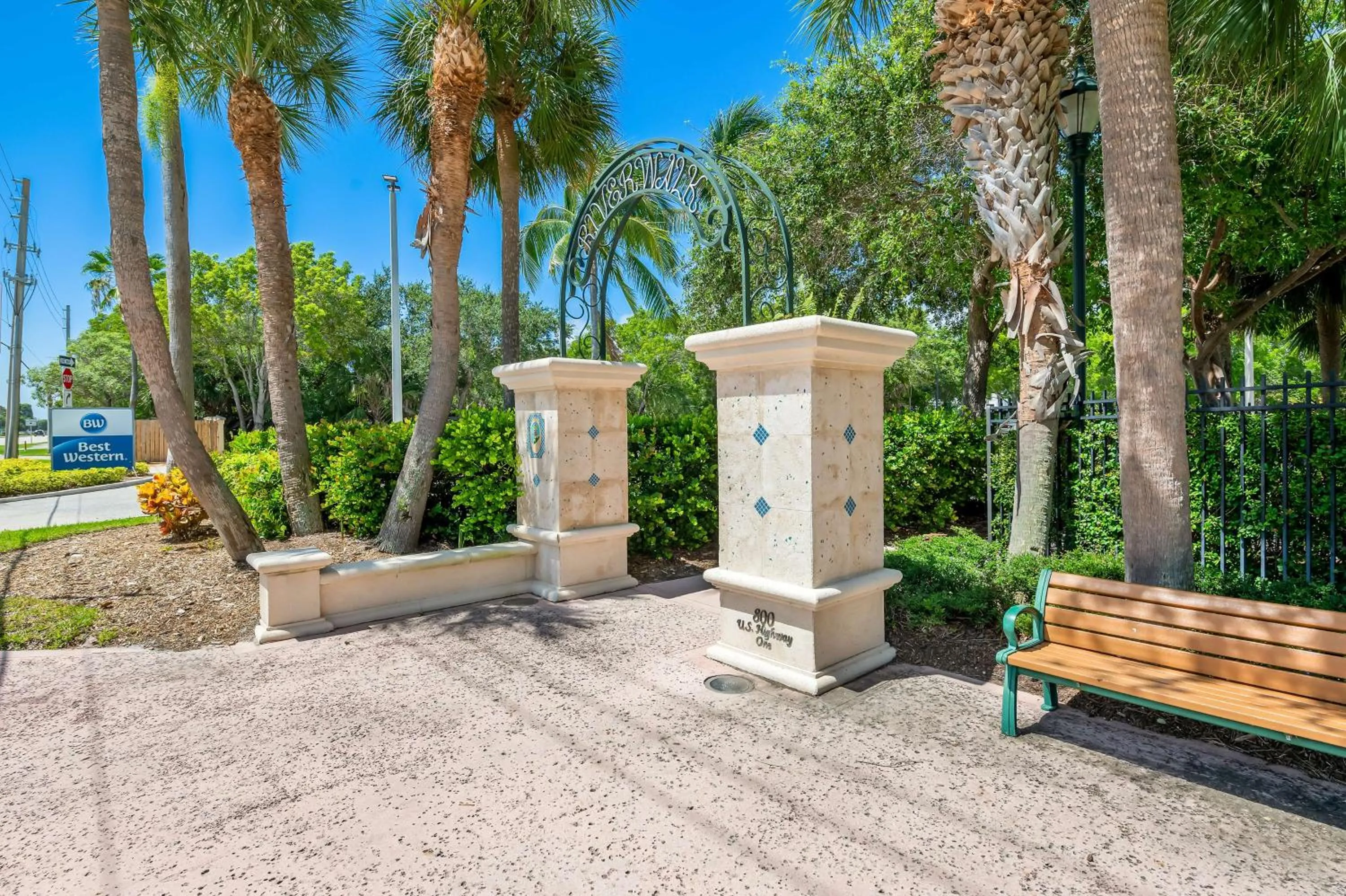 Property building in Best Western Intracoastal Inn