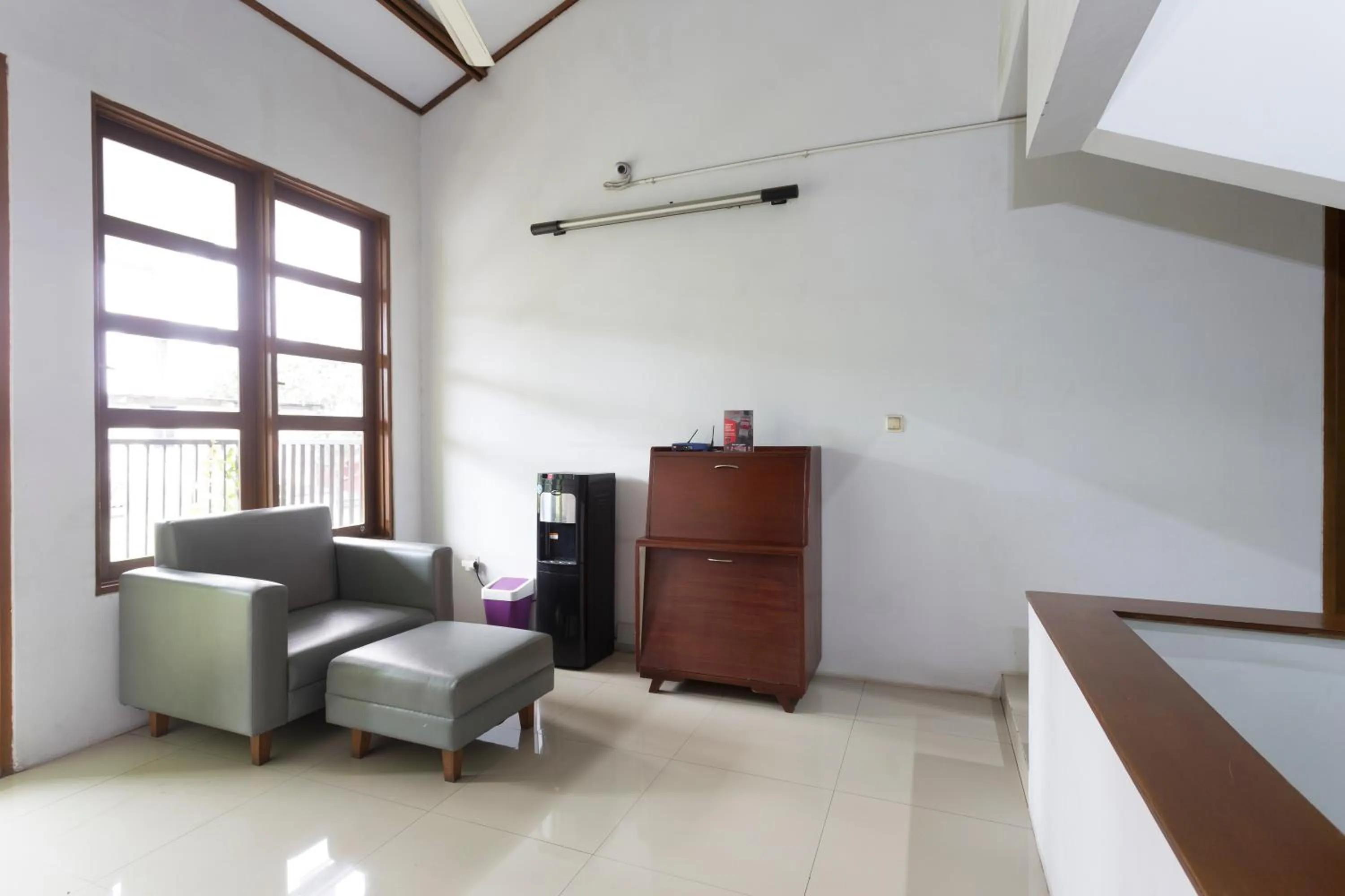 Seating area in RedDoorz Plus near Cilandak Town Square 2