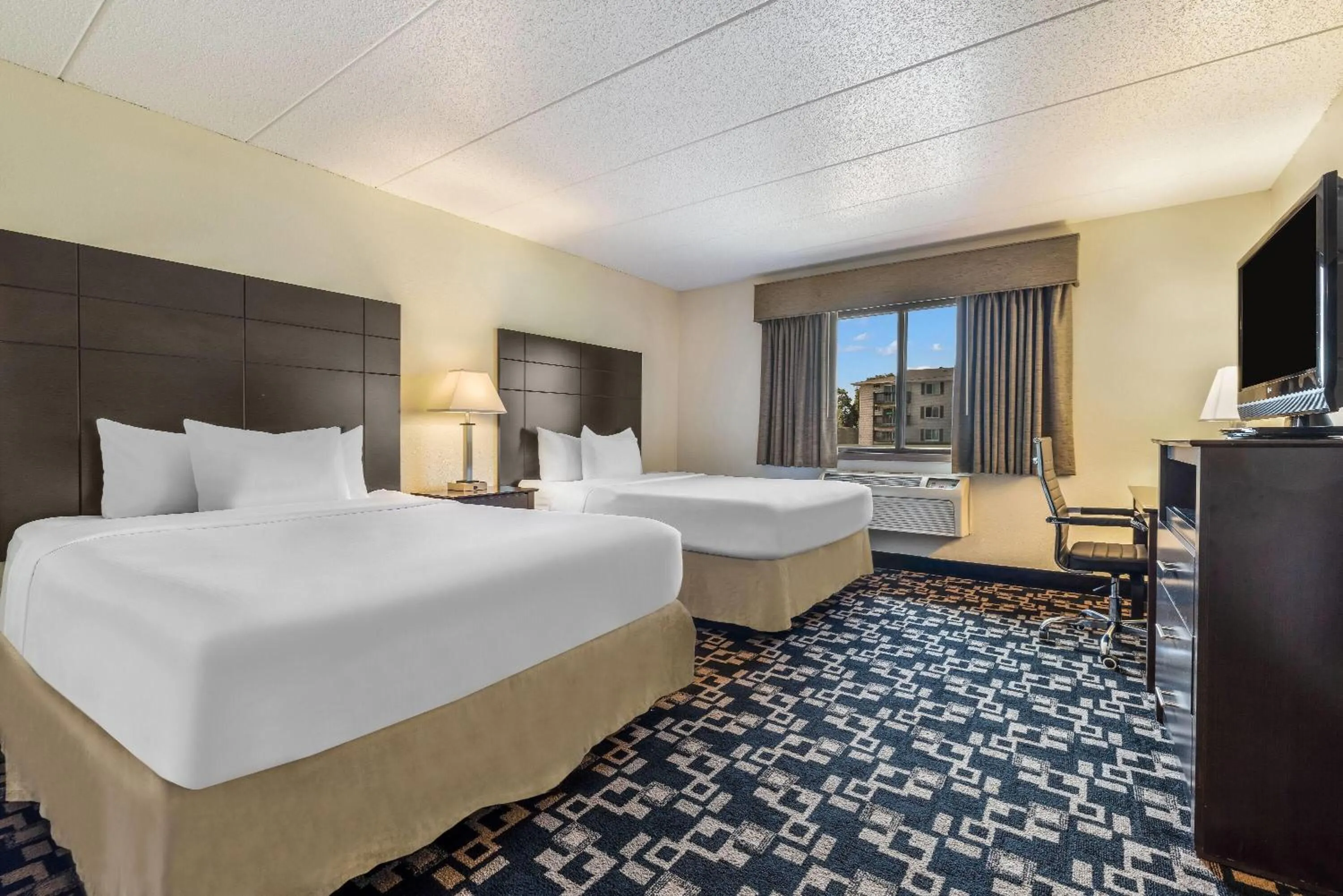 Bed in Baymont by Wyndham Bloomington MSP Airport