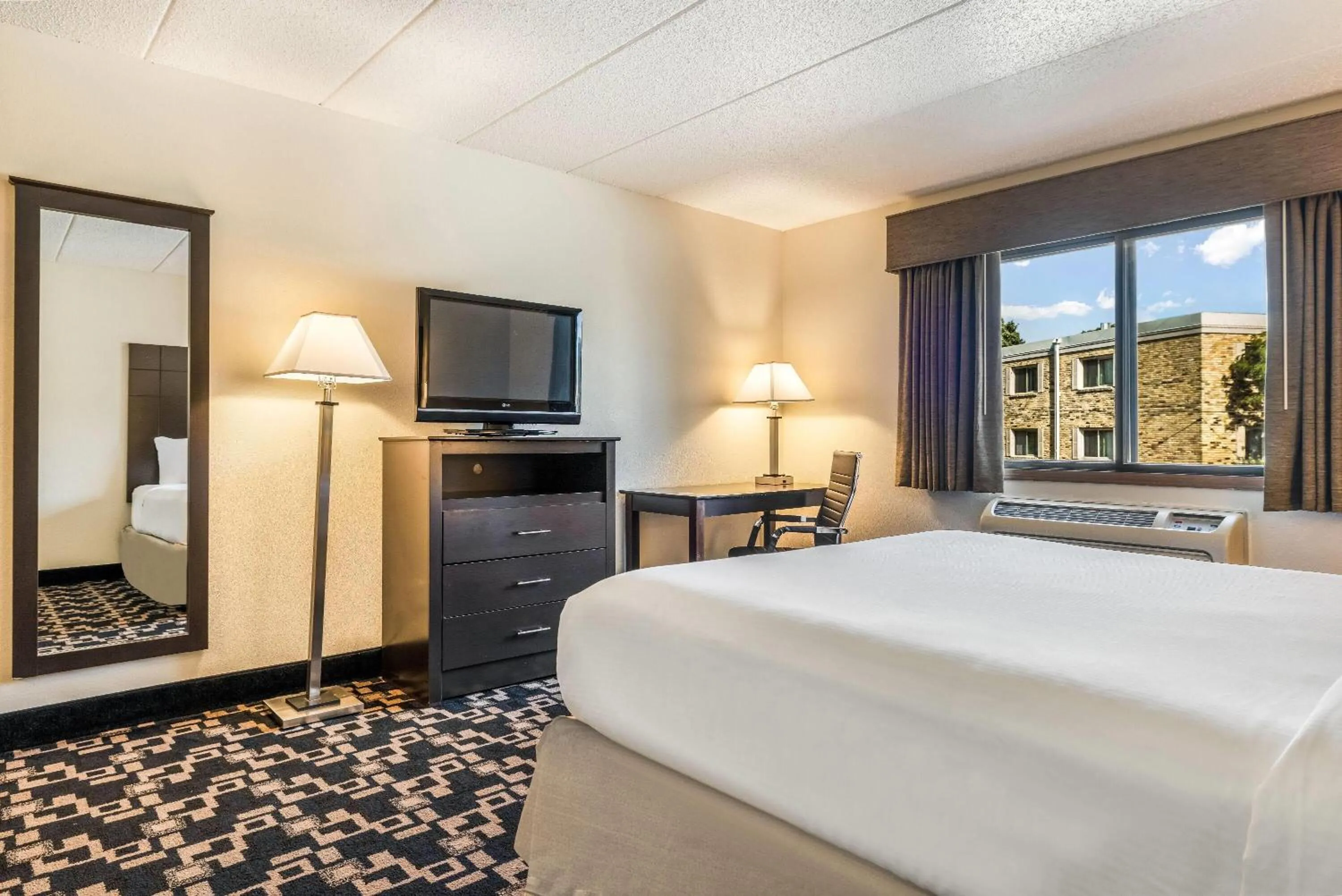 Bed in Baymont by Wyndham Bloomington MSP Airport