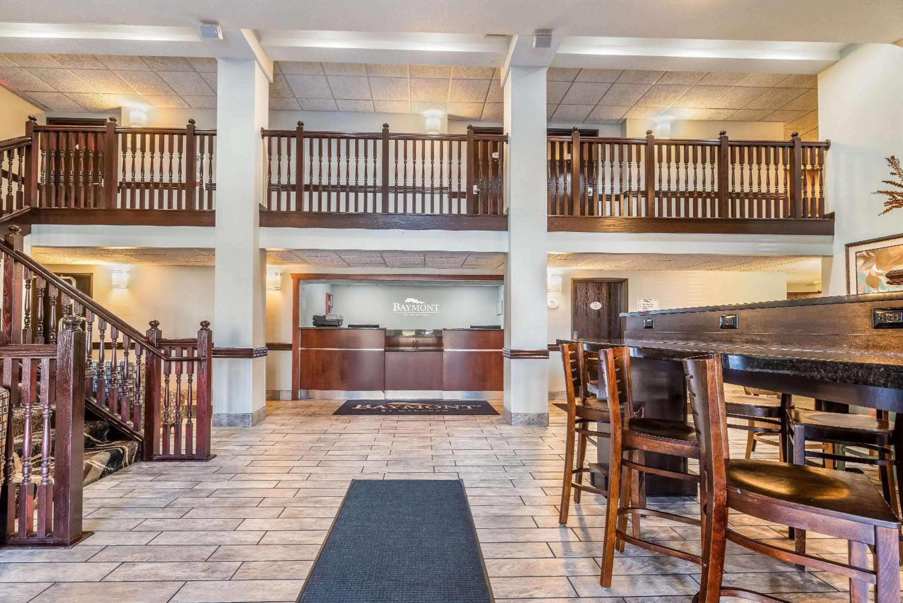 Lobby or reception in Baymont by Wyndham Bloomington MSP Airport
