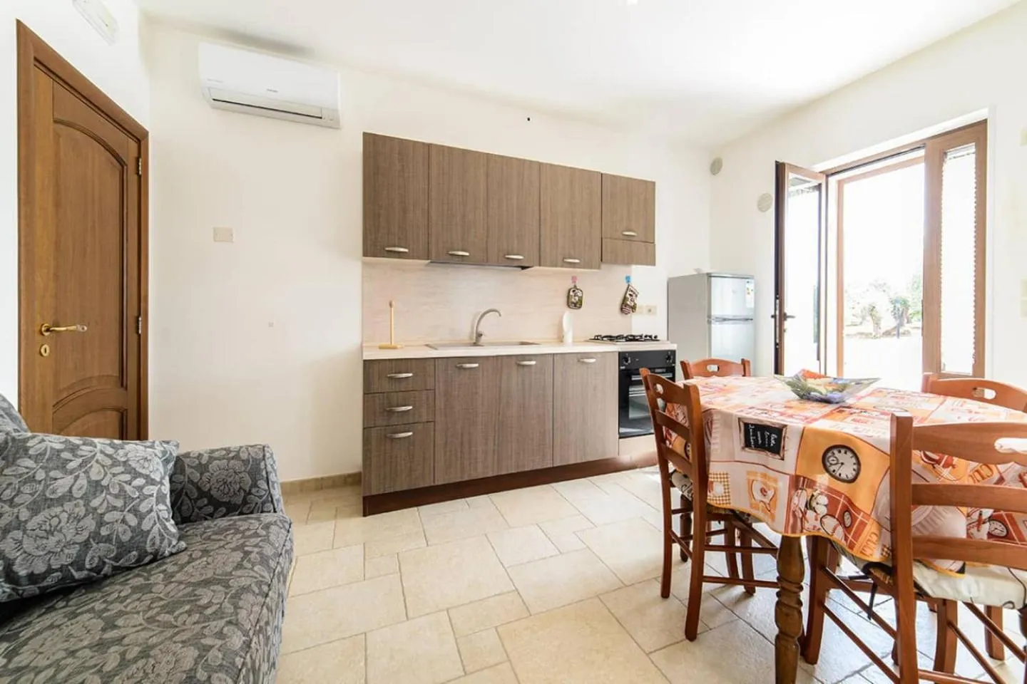 Kitchen or kitchenette in Trulli dell'aia