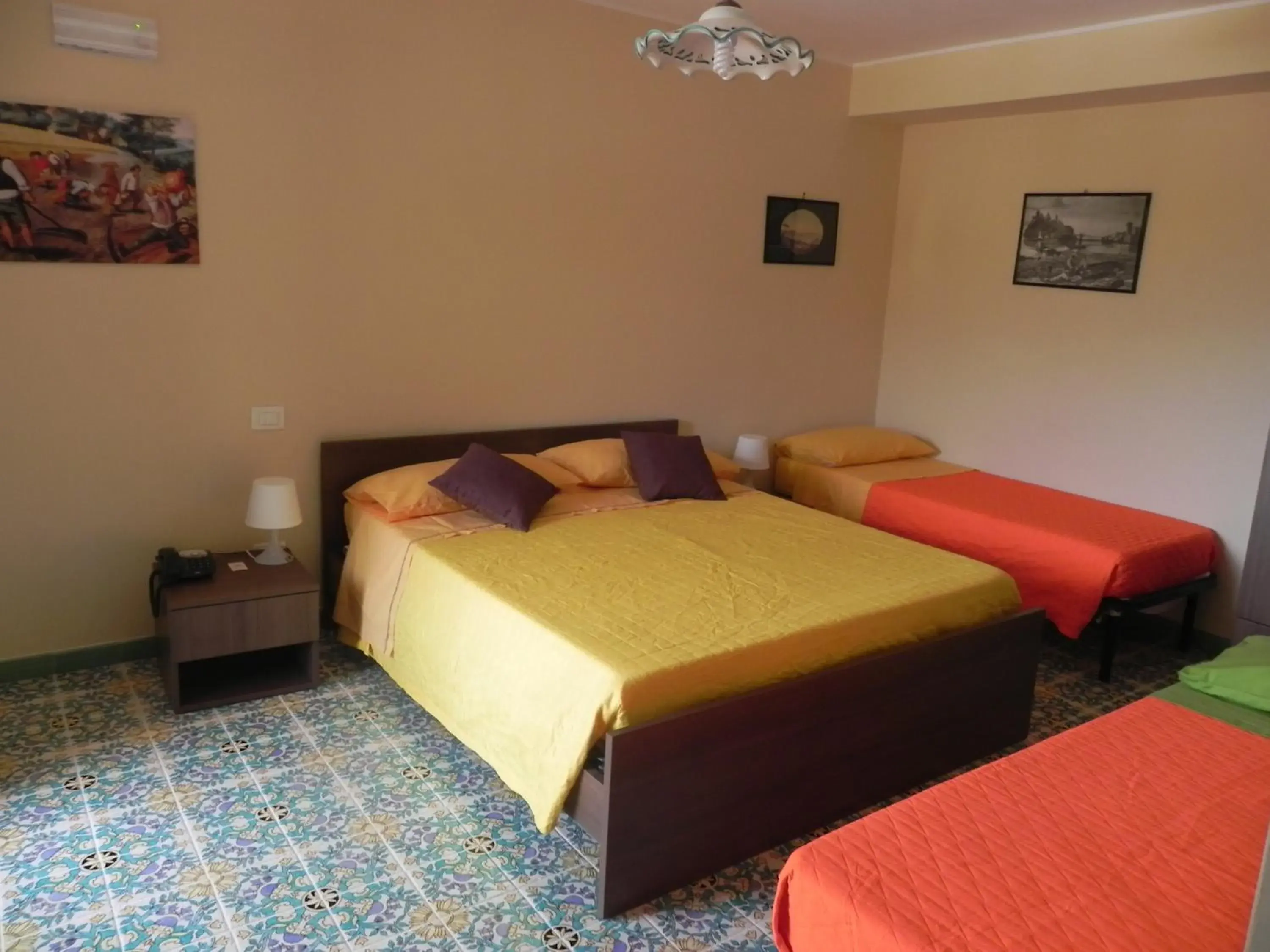 Quadruple Deluxe Room (2 Adults + 2 Child) in Agriturismo B&B Il Rifugio di Nino Quadruple Deluxe Room (2 Adults + 2 Child) in Agriturismo B&B Il Rifugio di Nino