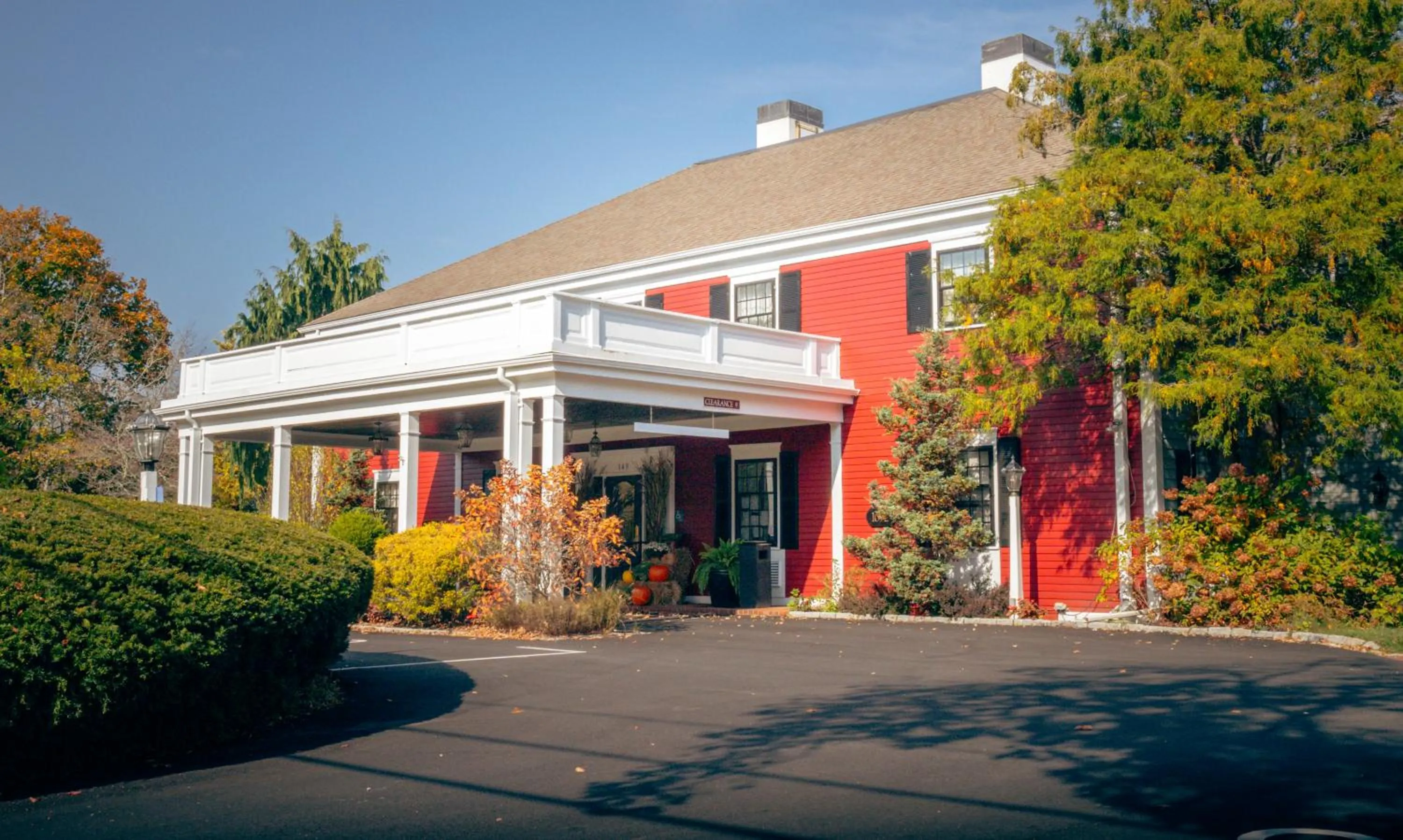 Property building in Dan'l Webster Inn and Spa