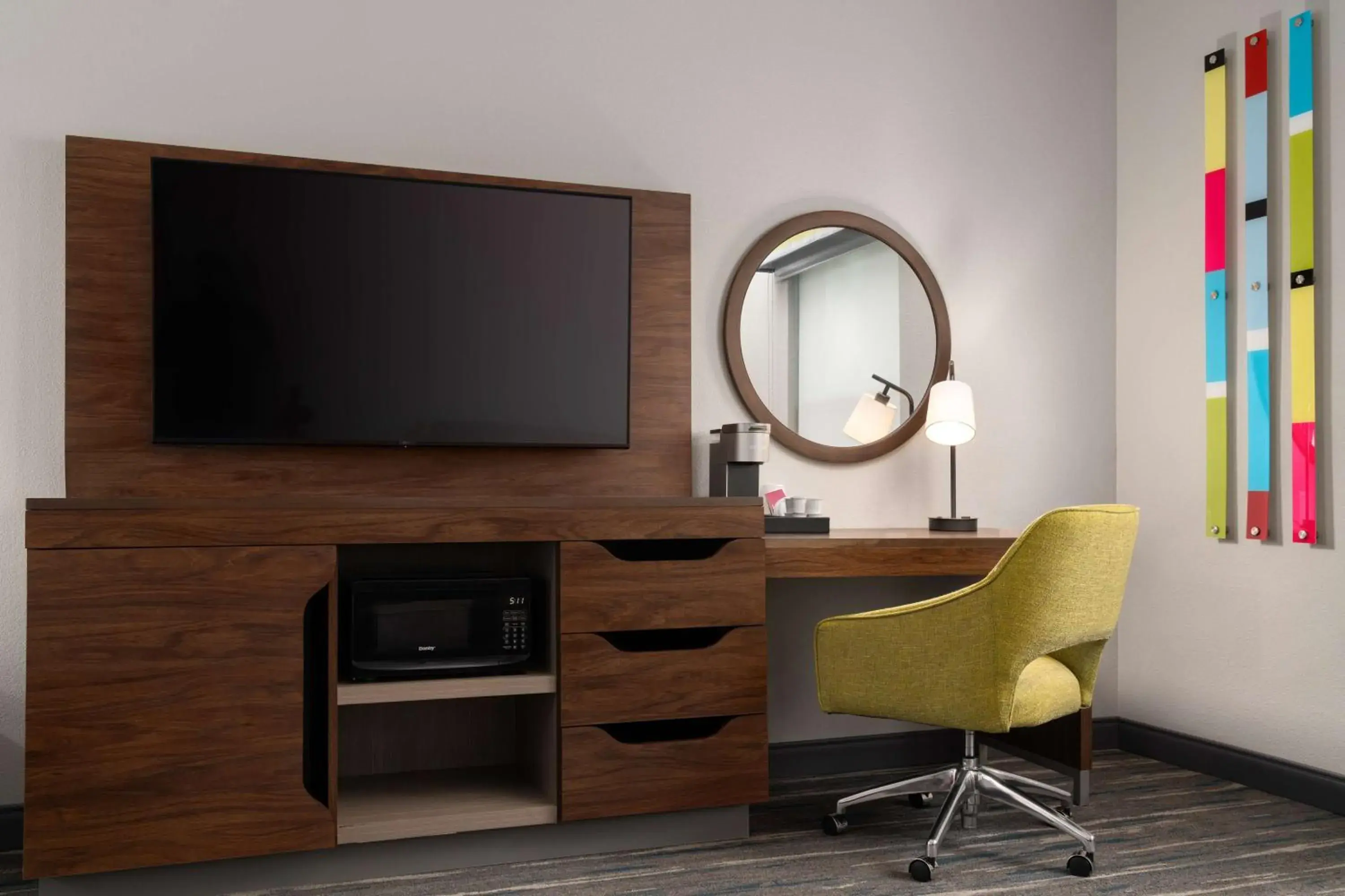 King Room with King Bed - Non-Smoking in Hampton Inn Spring Lake Fayetteville King Room with King Bed - Non-Smoking in Hampton Inn Spring Lake Fayetteville