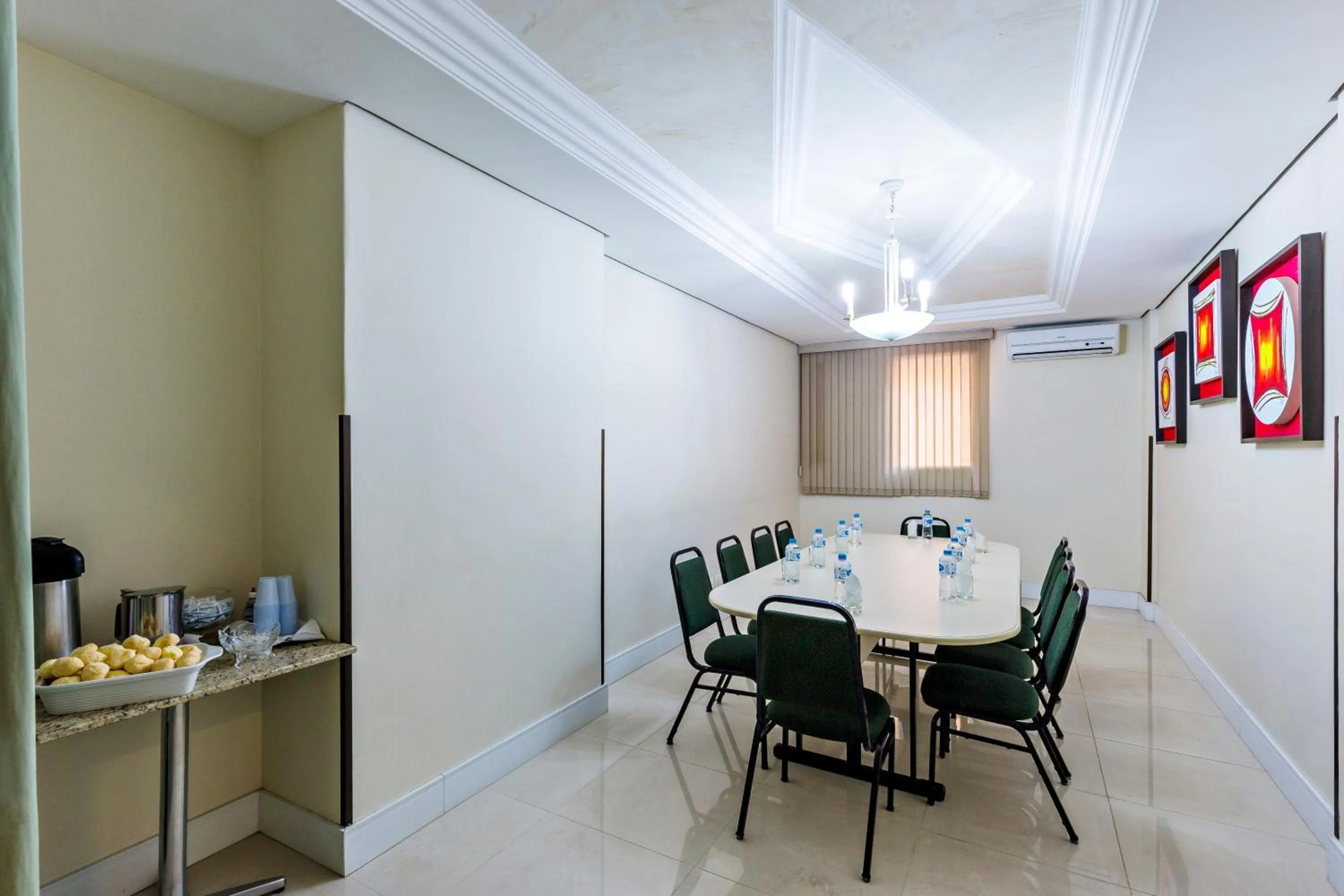 Meeting/conference room in Hotel Thomasi Express - Londrina