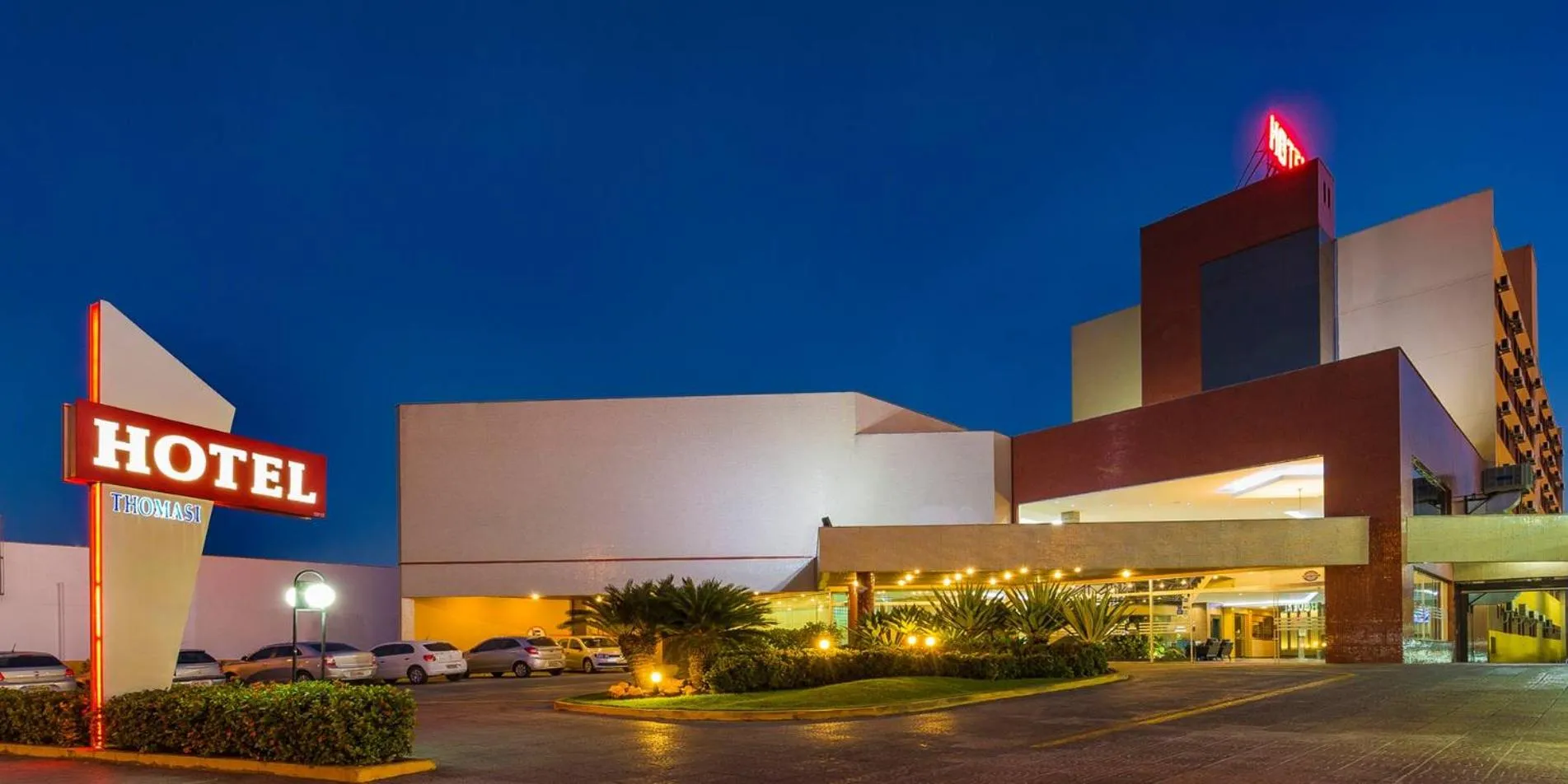 Property building in Hotel Thomasi Express - Londrina