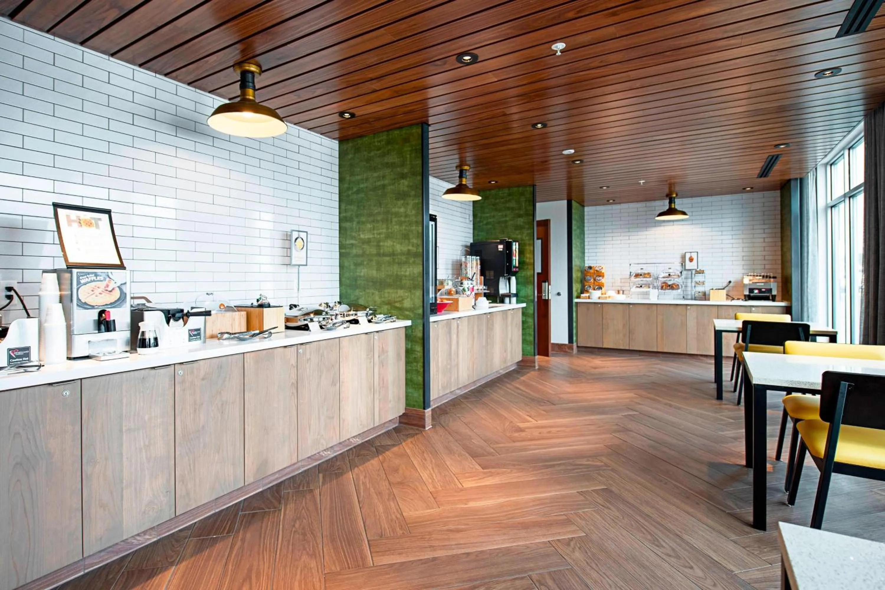 Breakfast in Fairfield Inn & Suites By Marriott Duluth Waterfront