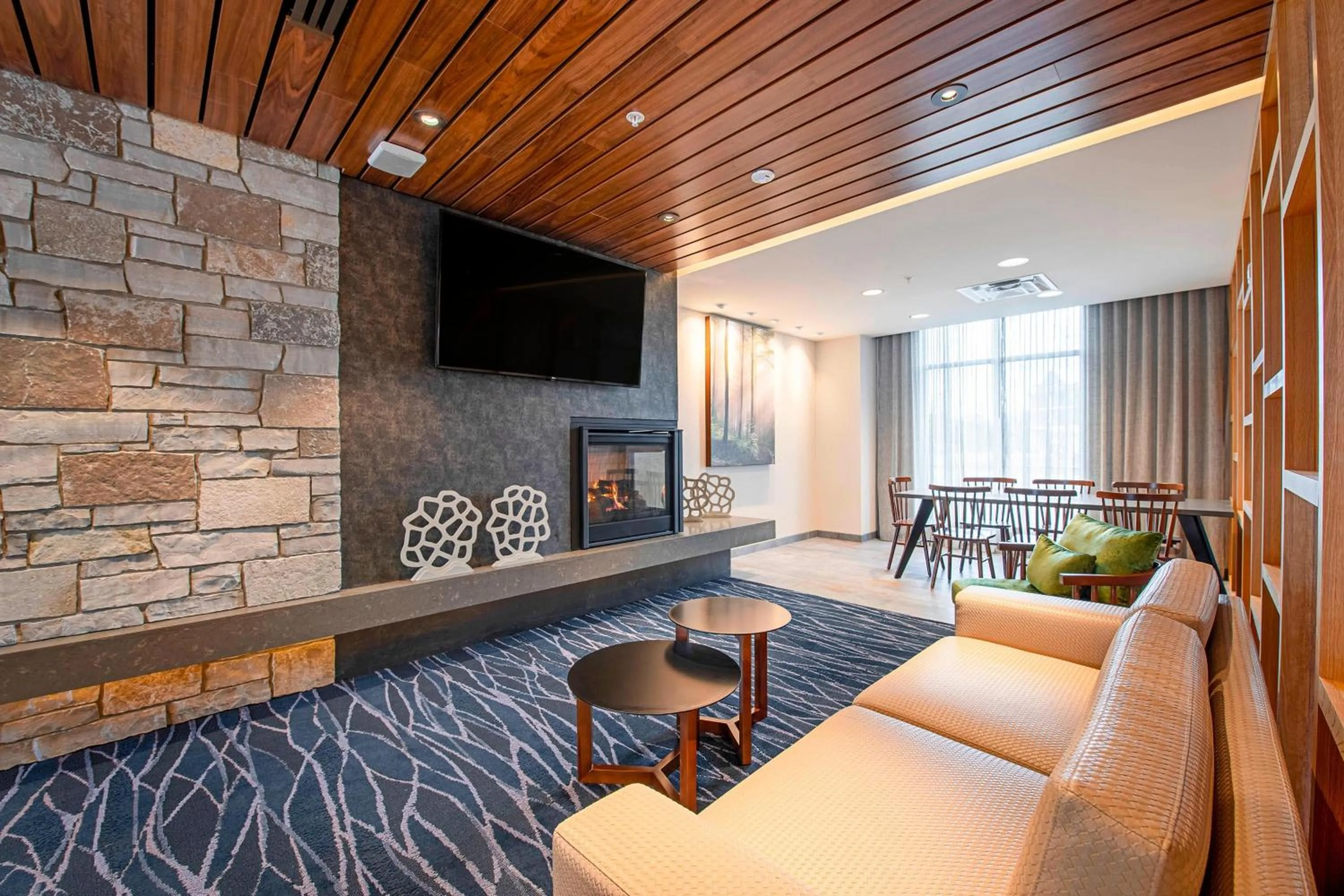 Lobby or reception in Fairfield Inn & Suites By Marriott Duluth Waterfront