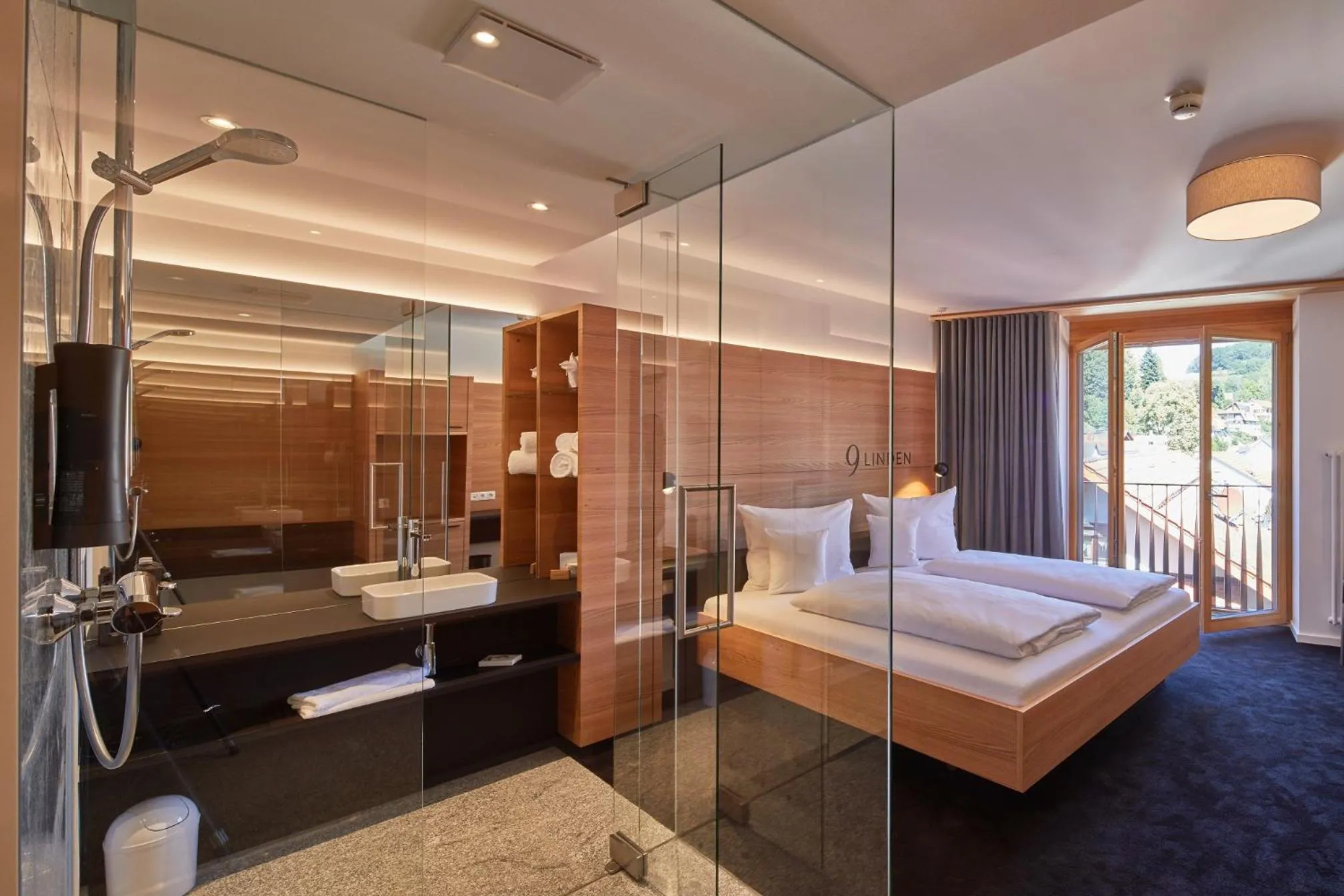 Bathroom, Bed in ElzLand Hotel 9 Linden