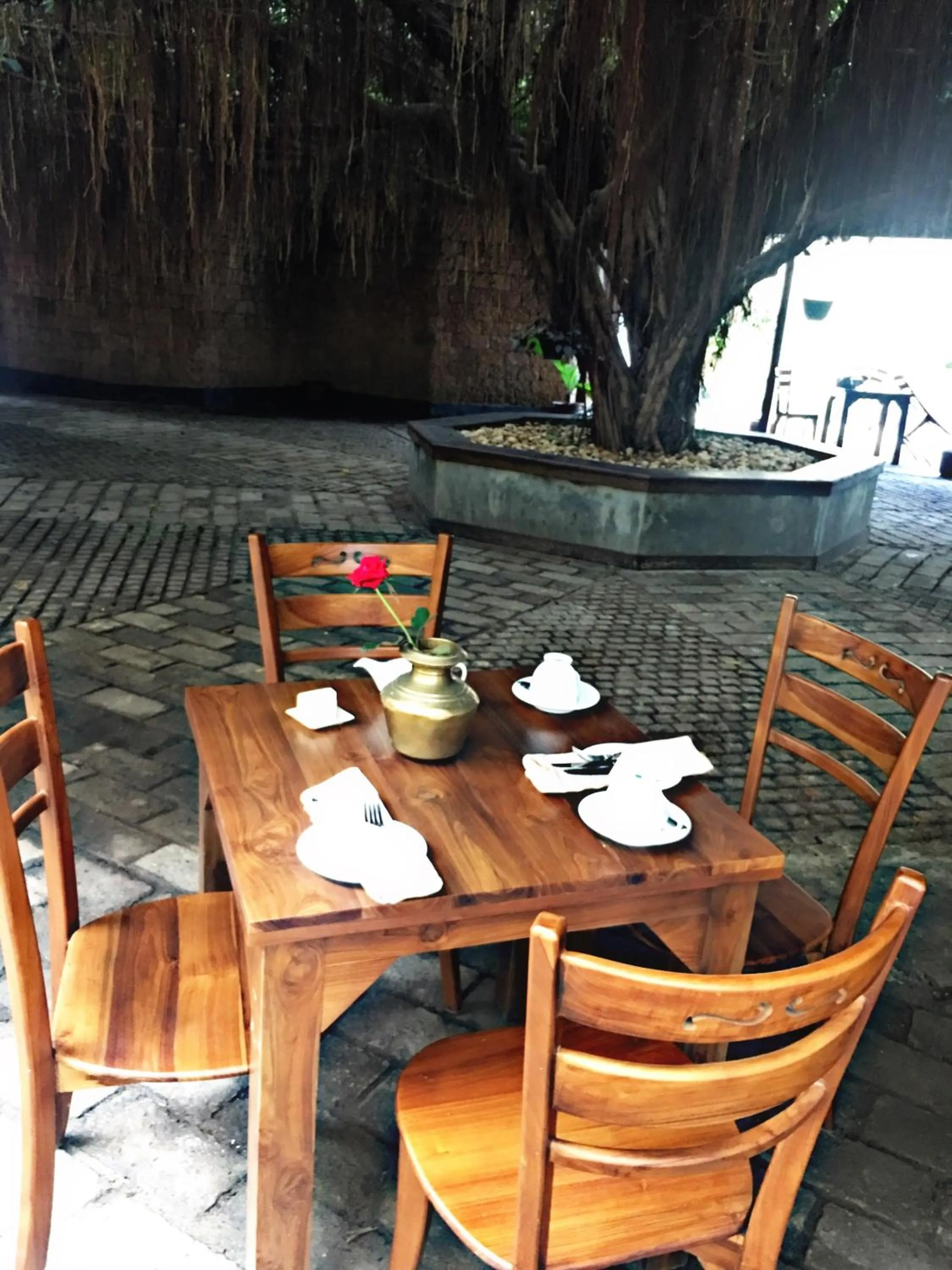 Restaurant/places to eat in Artisan Villa