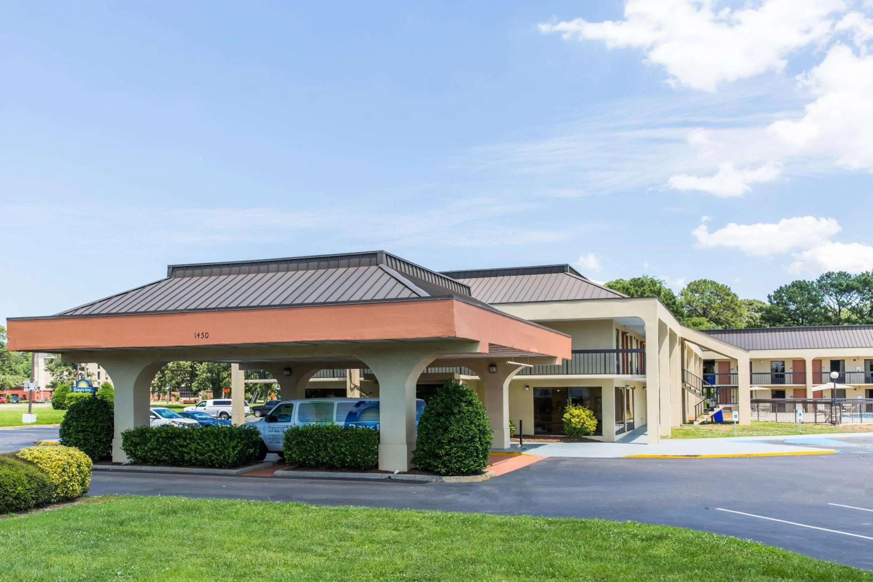 Property building in Days Inn by Wyndham Norfolk Airport