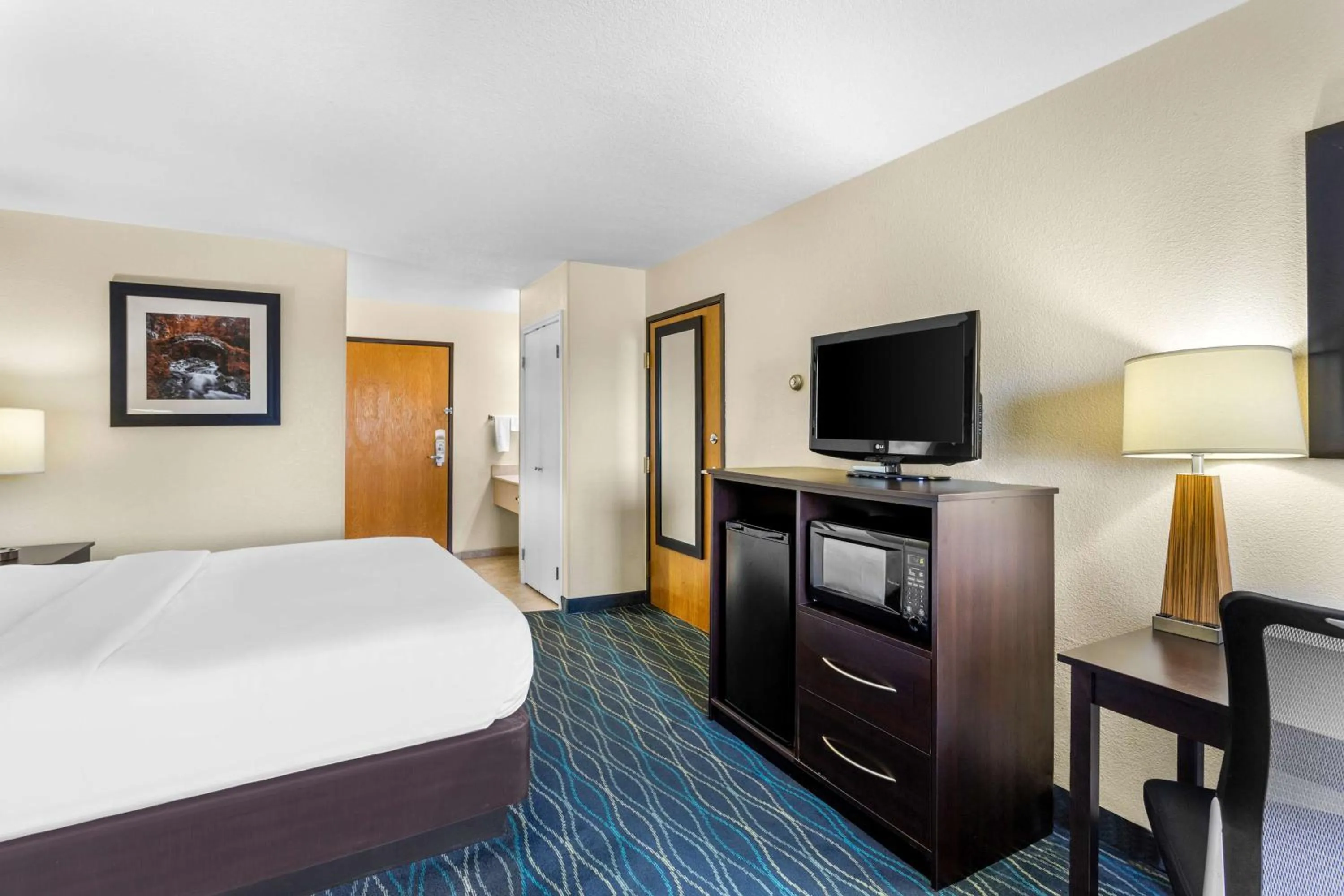 Bedroom, Bed in Best Western Oglesby Inn