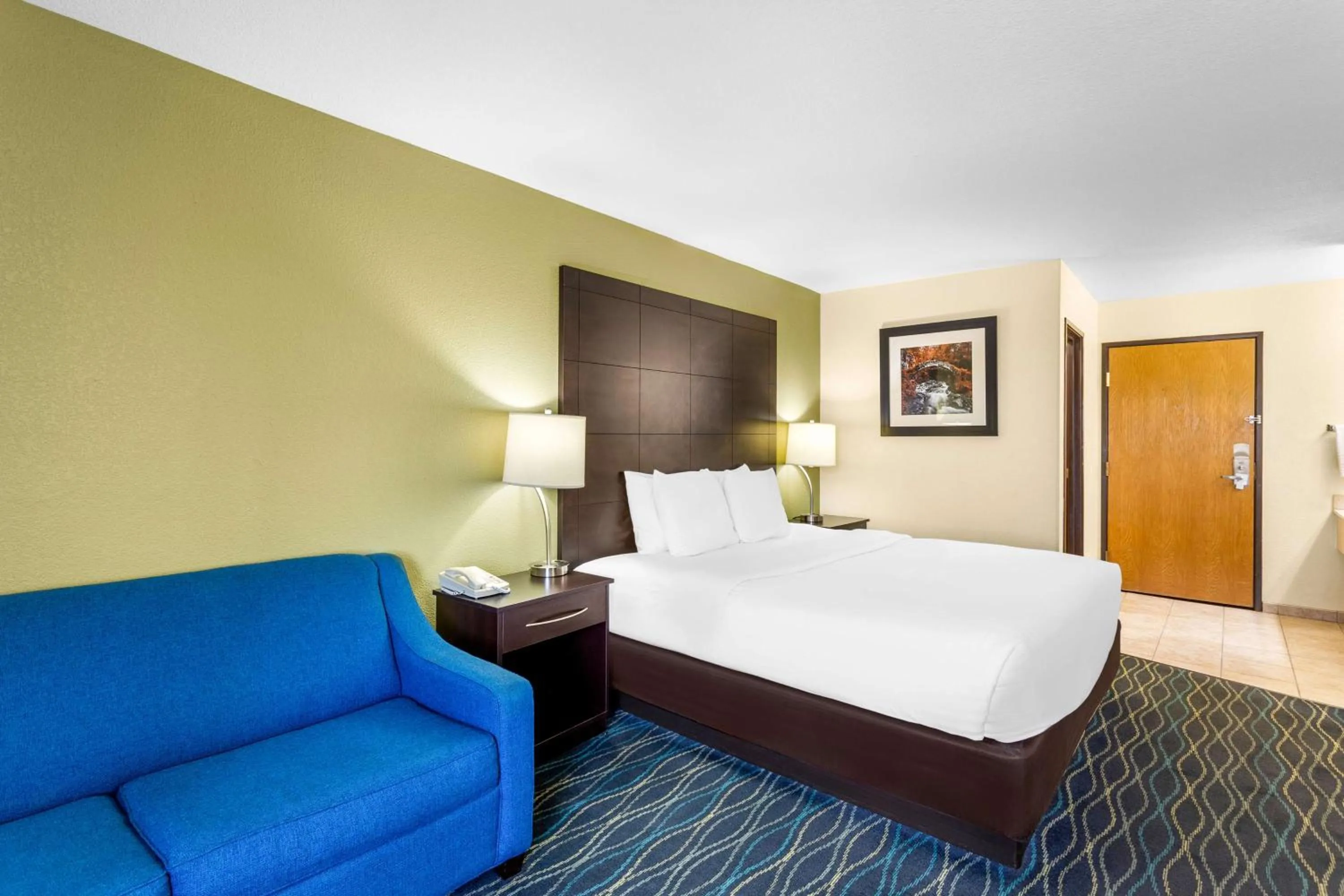 Bedroom, Bed in Best Western Oglesby Inn