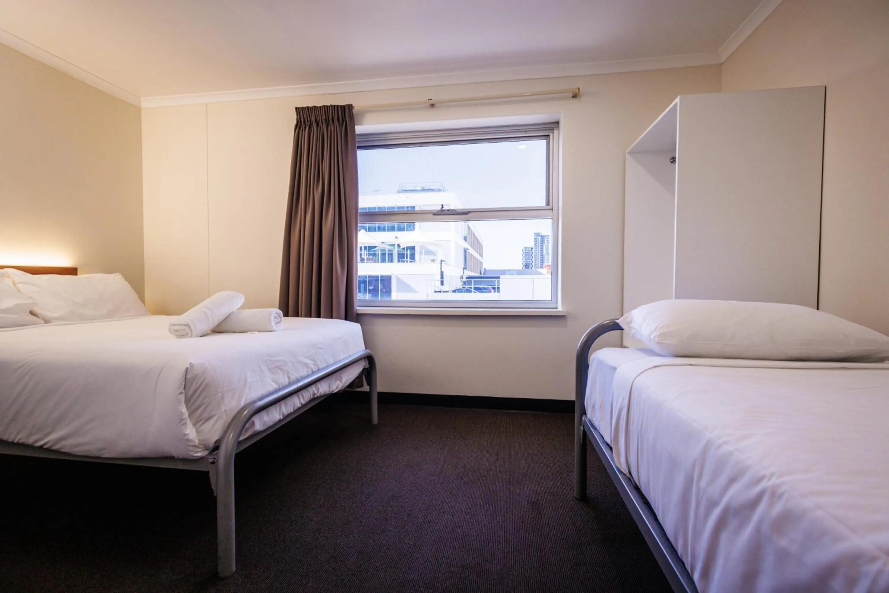 Bed in YHA Adelaide Central