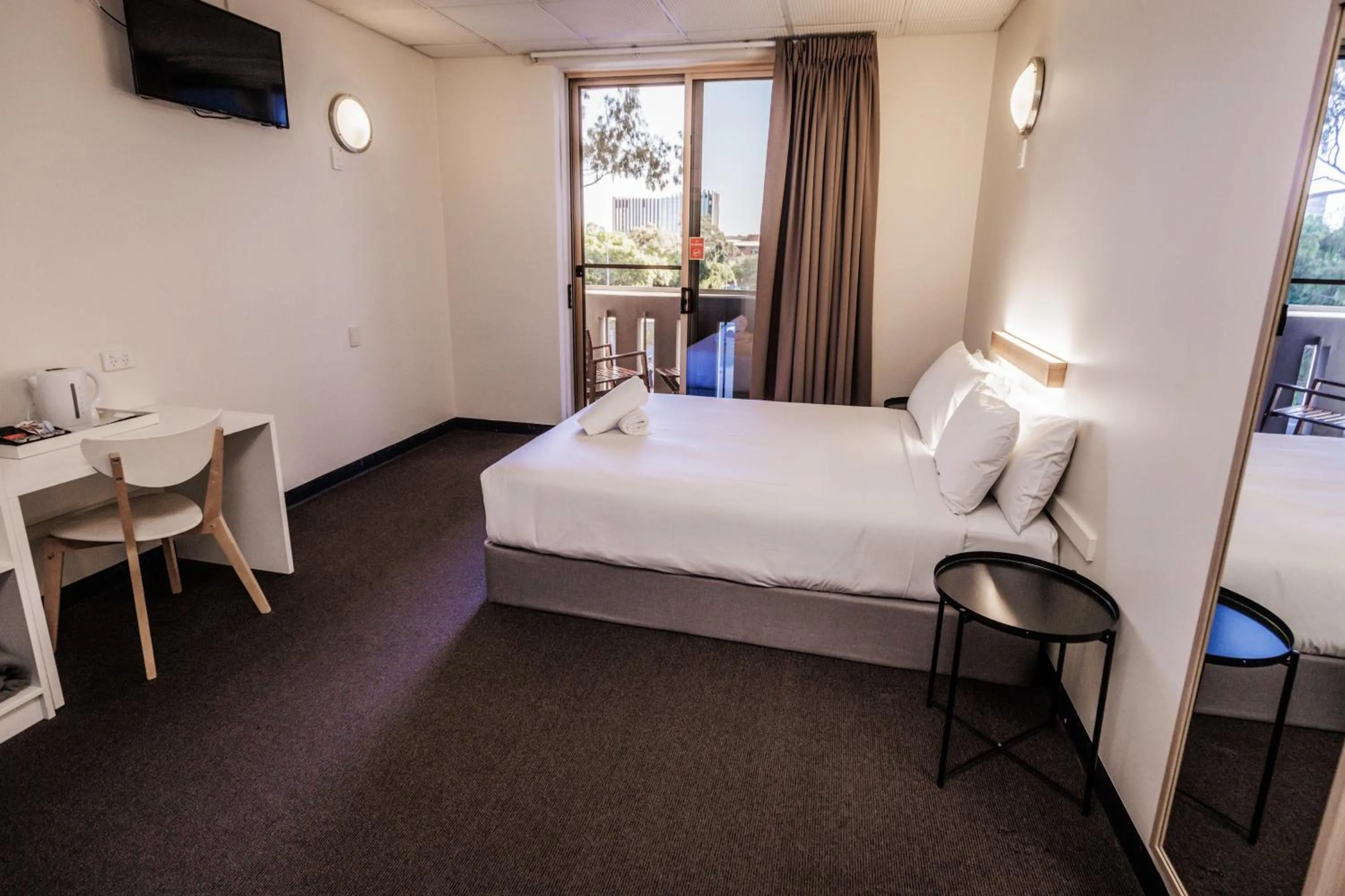 Bed in YHA Adelaide Central