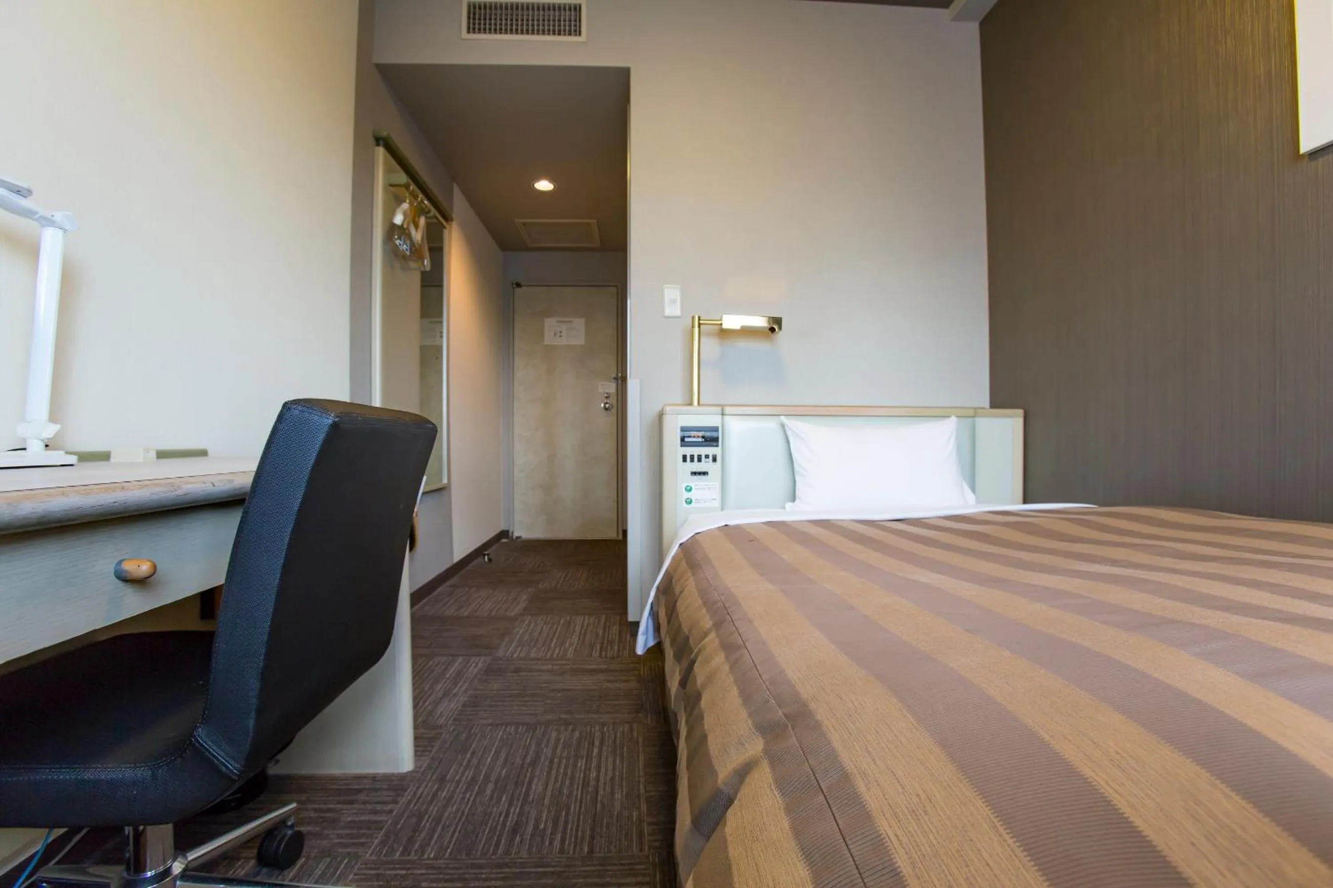 Standard Single Room - single occupancy - Smoking in Hotel Route-Inn Tokyo Ikebukuro