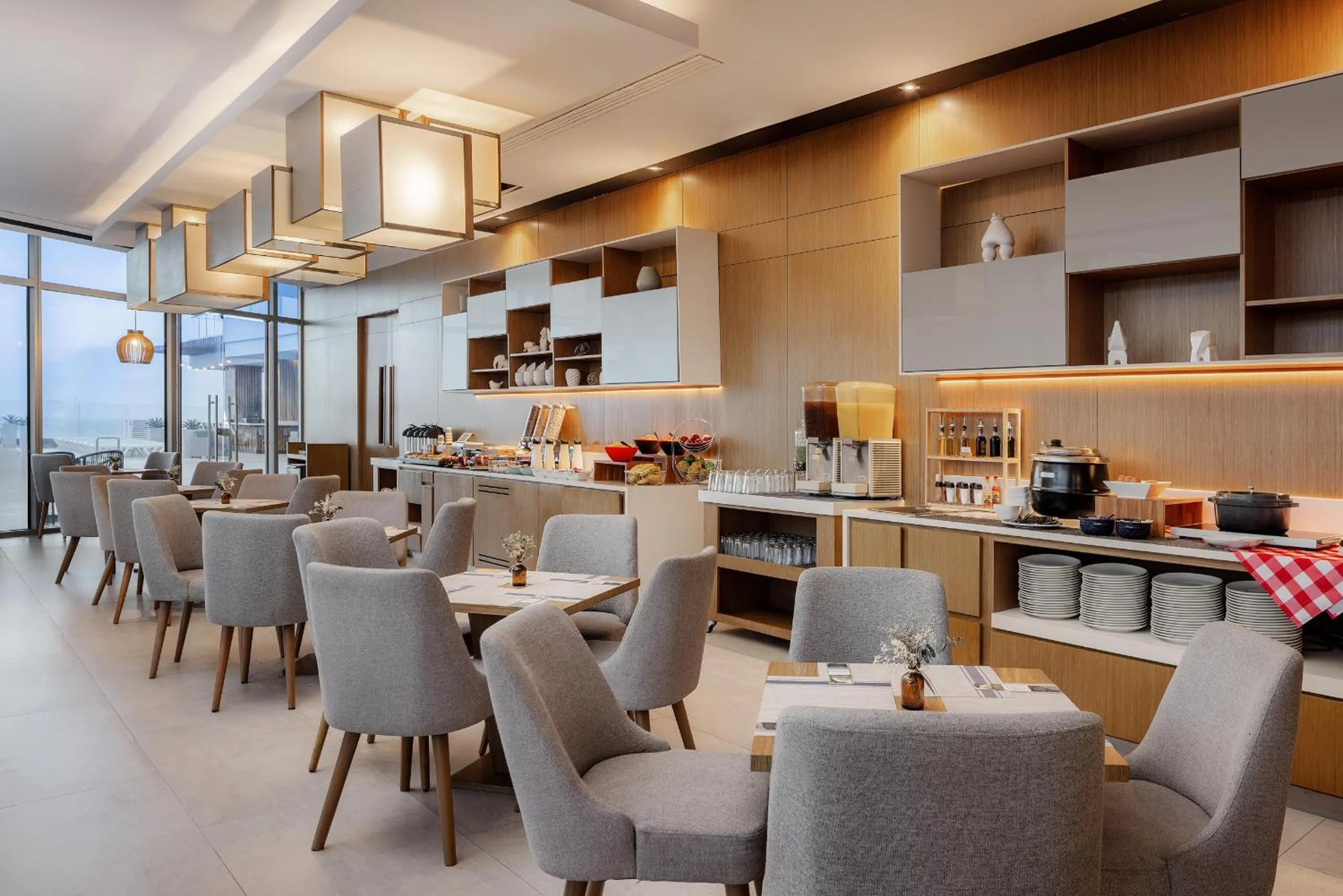 Restaurant/places to eat in AC Hotel By Marriott Santa Marta