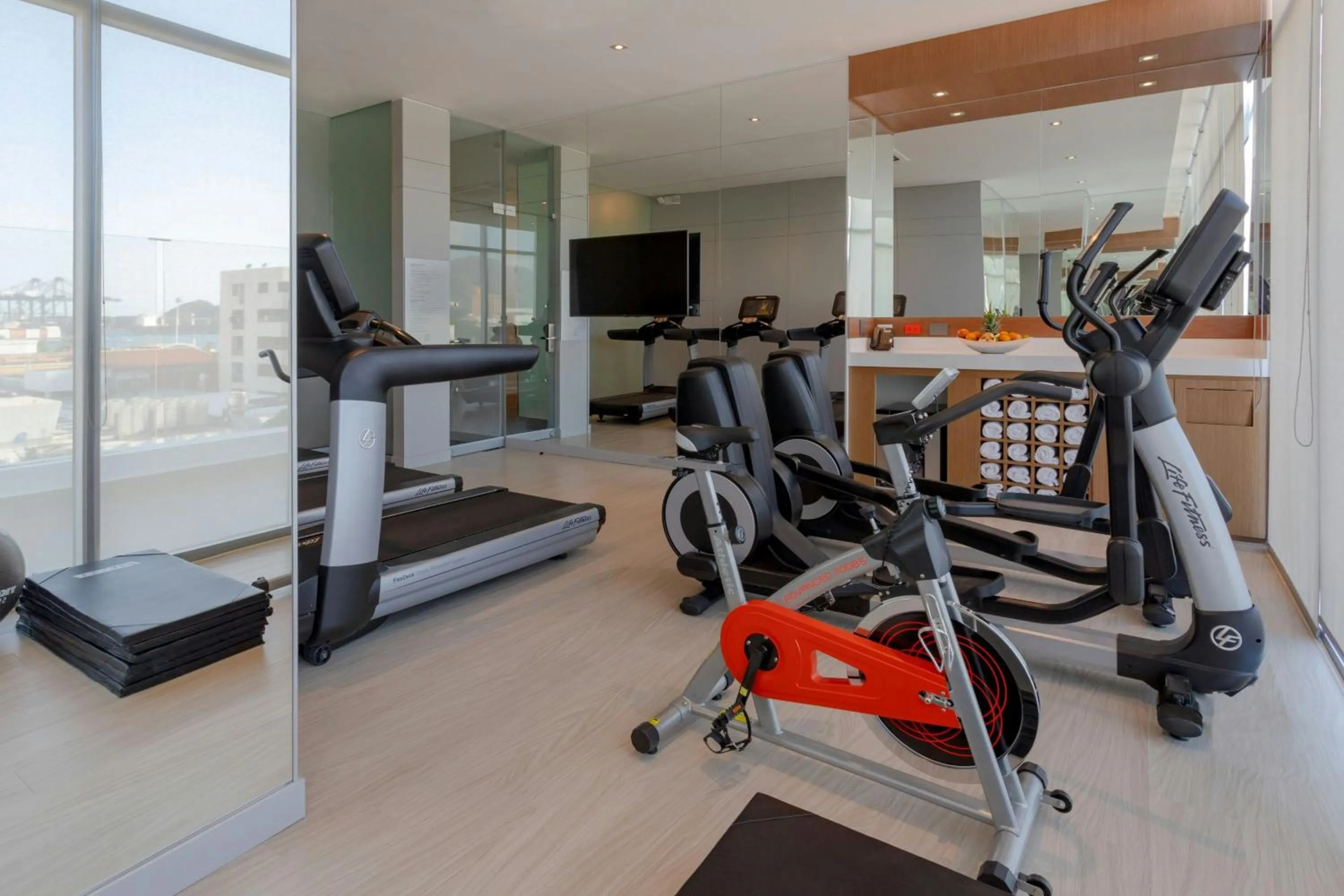 Fitness centre/facilities in AC Hotel By Marriott Santa Marta