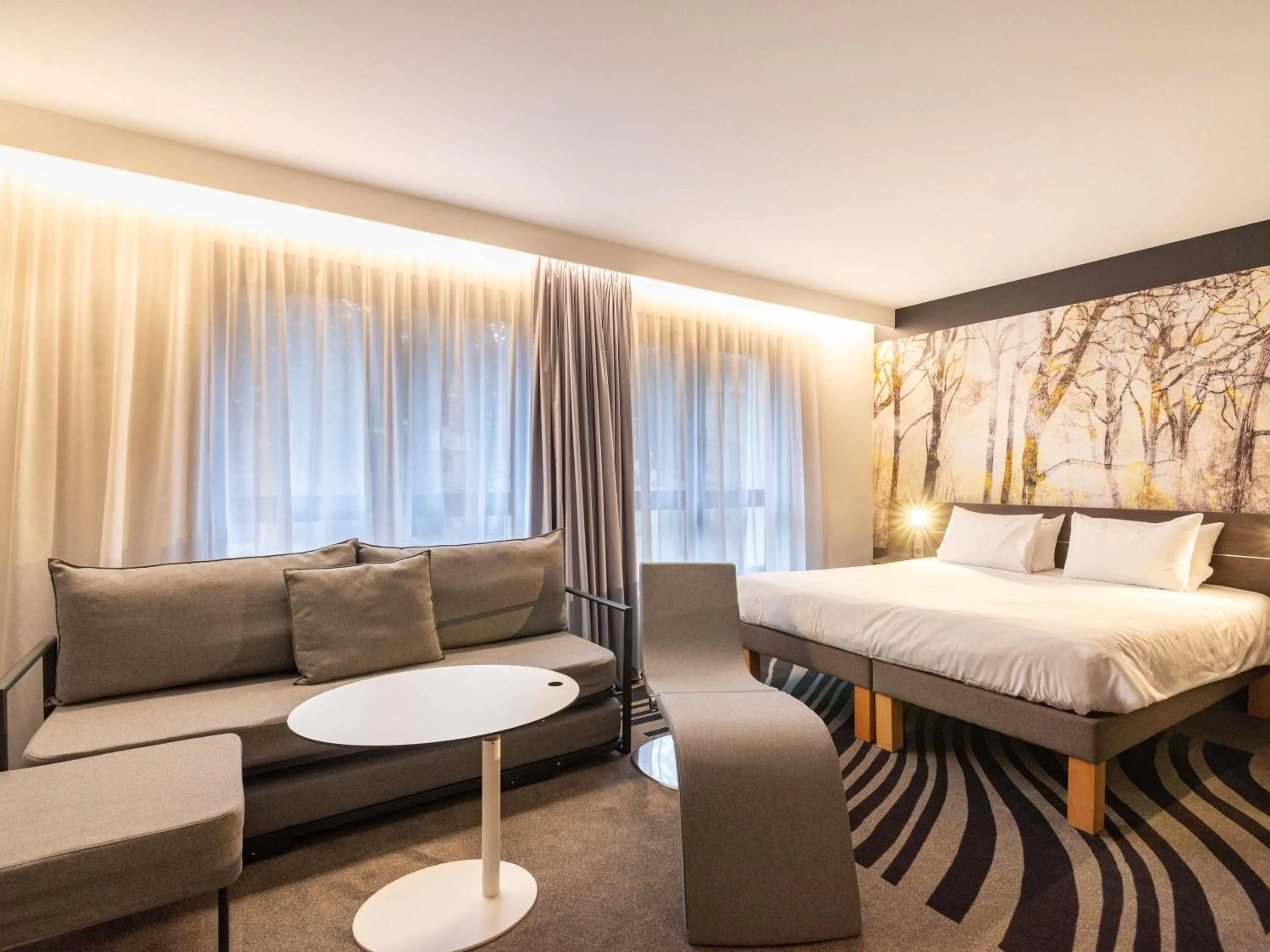 Bedroom, Bed in Novotel Suites Colmar Centre