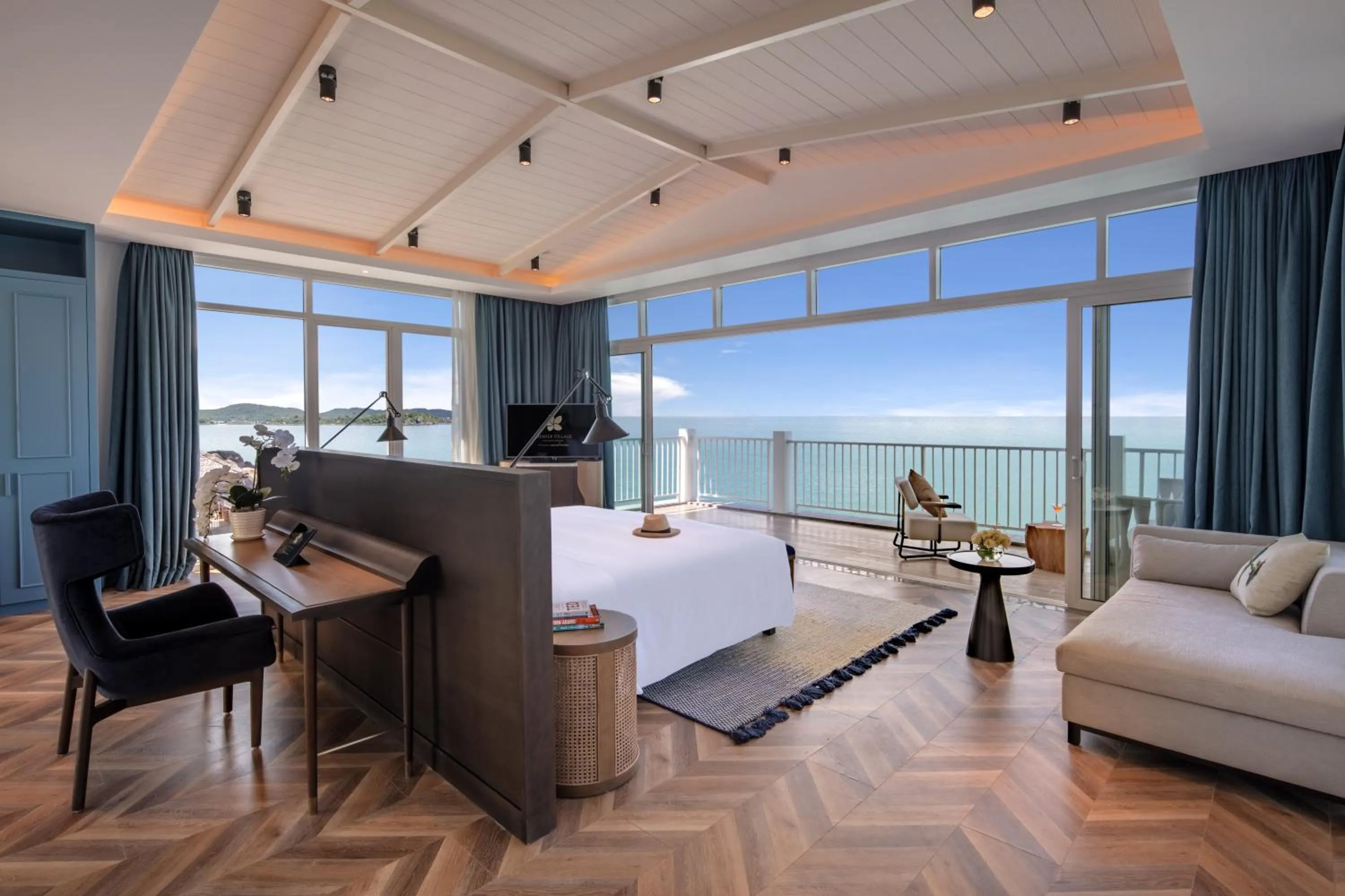 Bed in Premier Village Phu Quoc Resort Managed by Accor