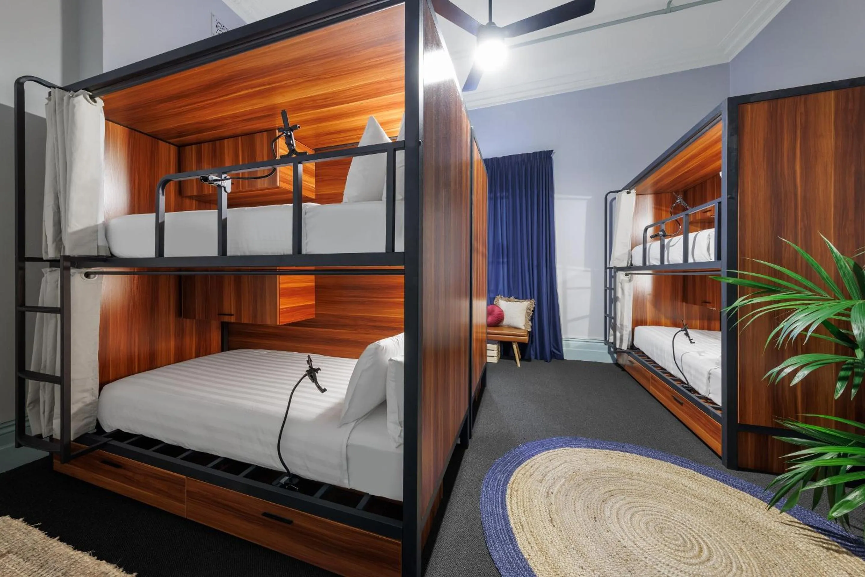 bunk bed, Bed in Roamer St Kilda