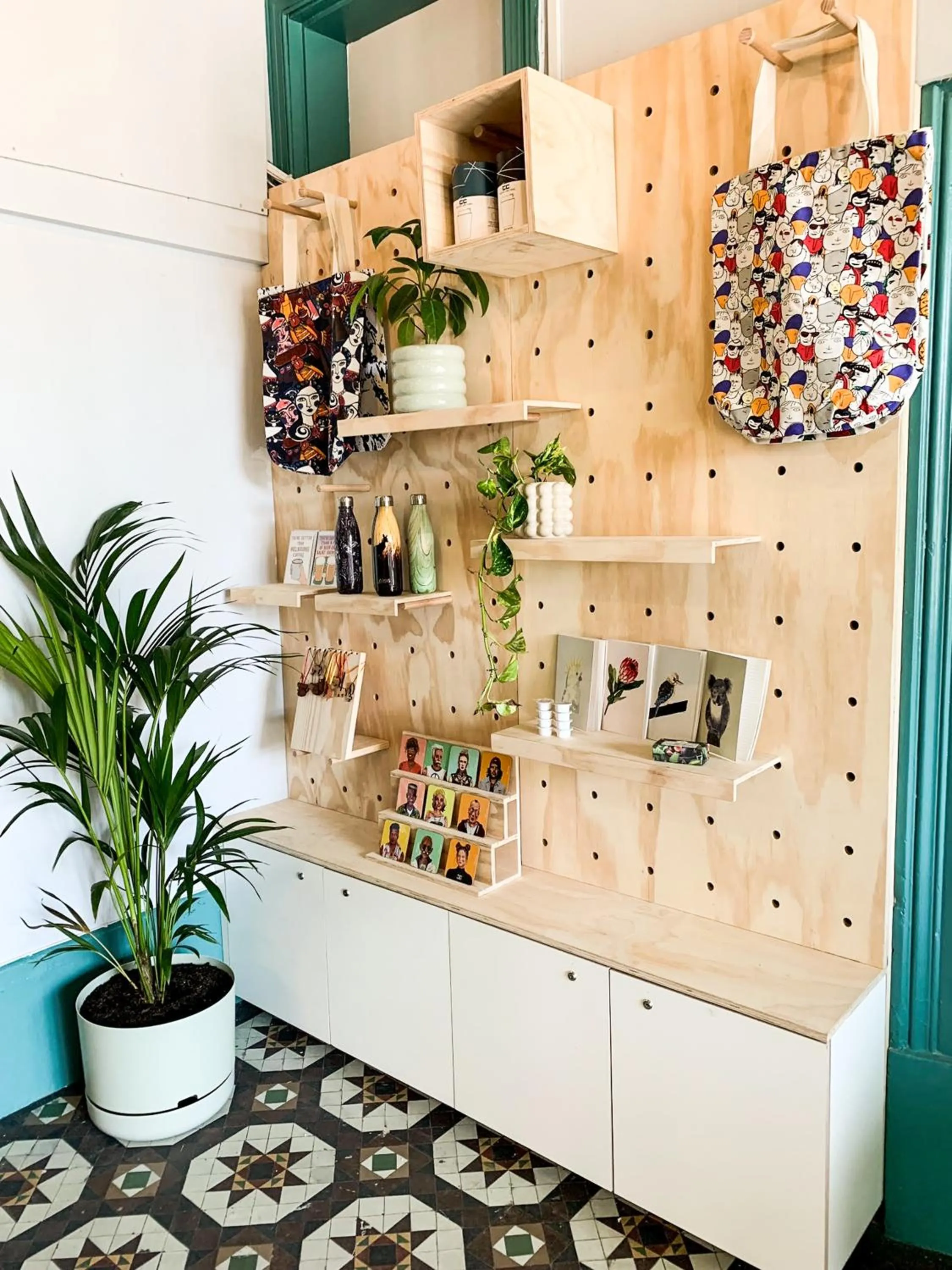 On-site shops in Roamer St Kilda