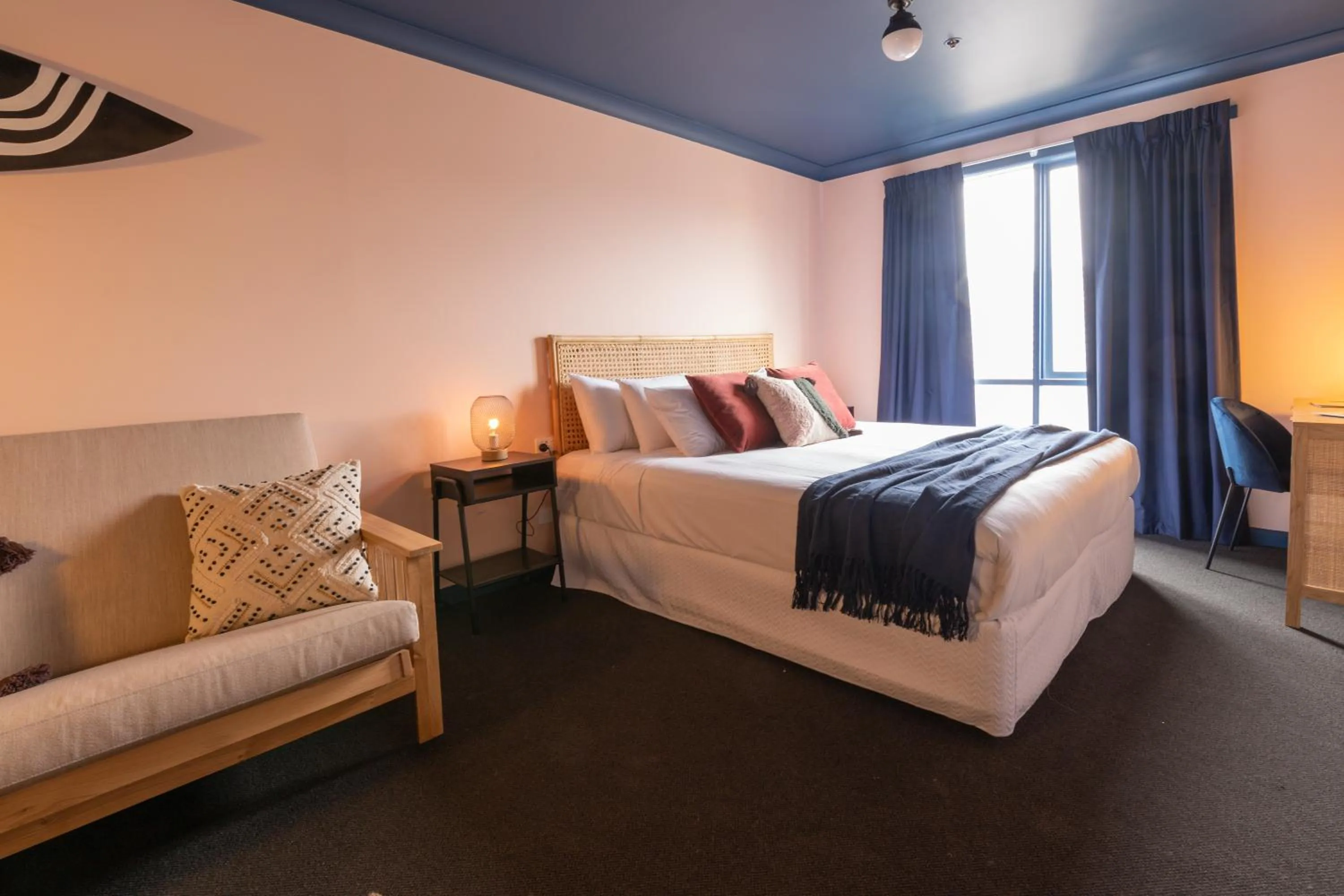 Photo of the whole room, Bed in Roamer St Kilda