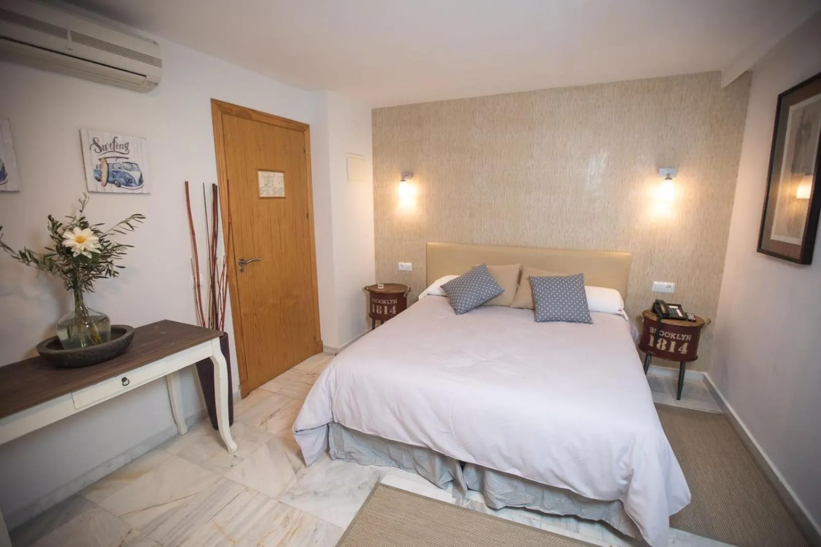 Photo of the whole room, Bed in Hotel Nómadas