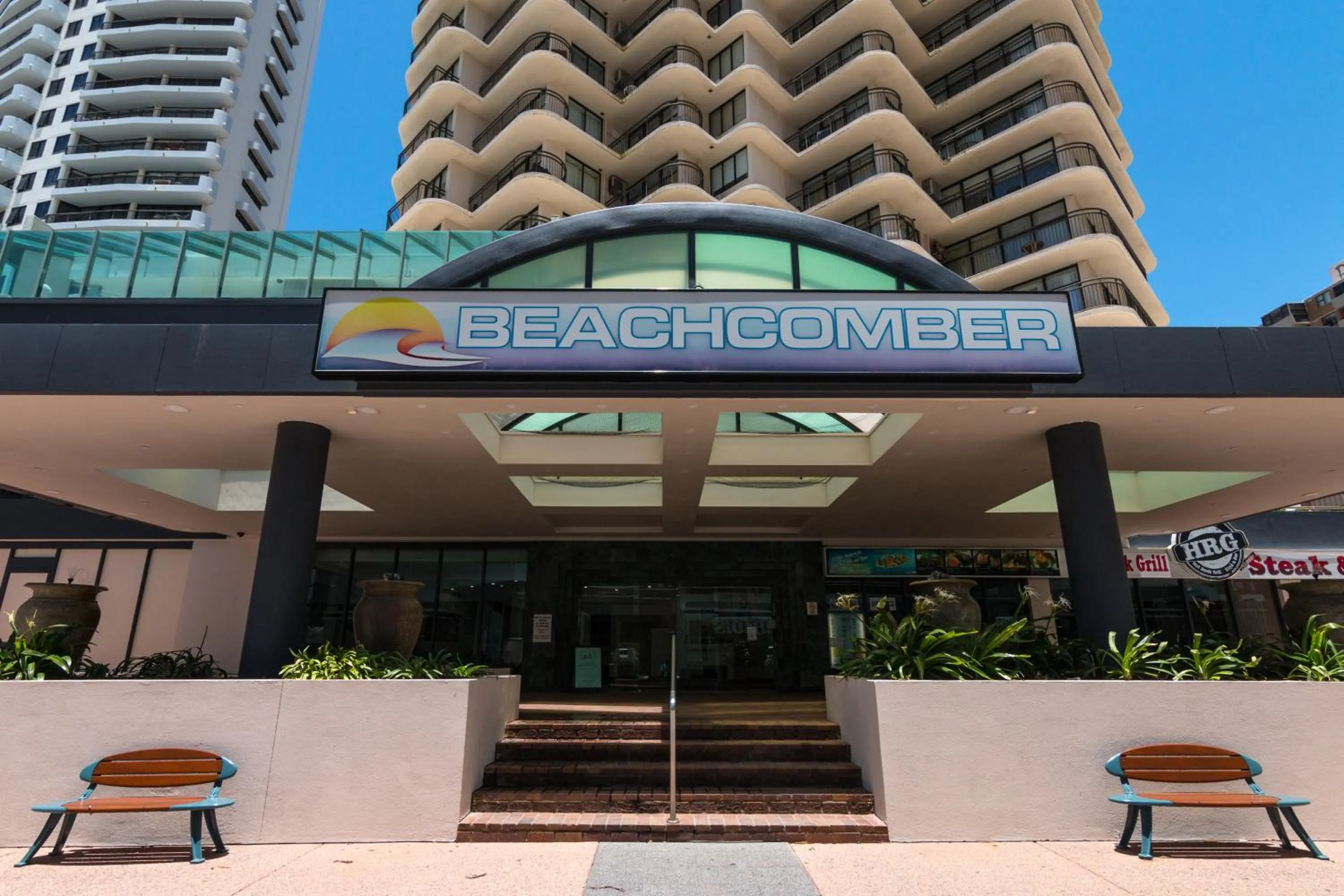 Facade/entrance in Beachcomber Resort - Official