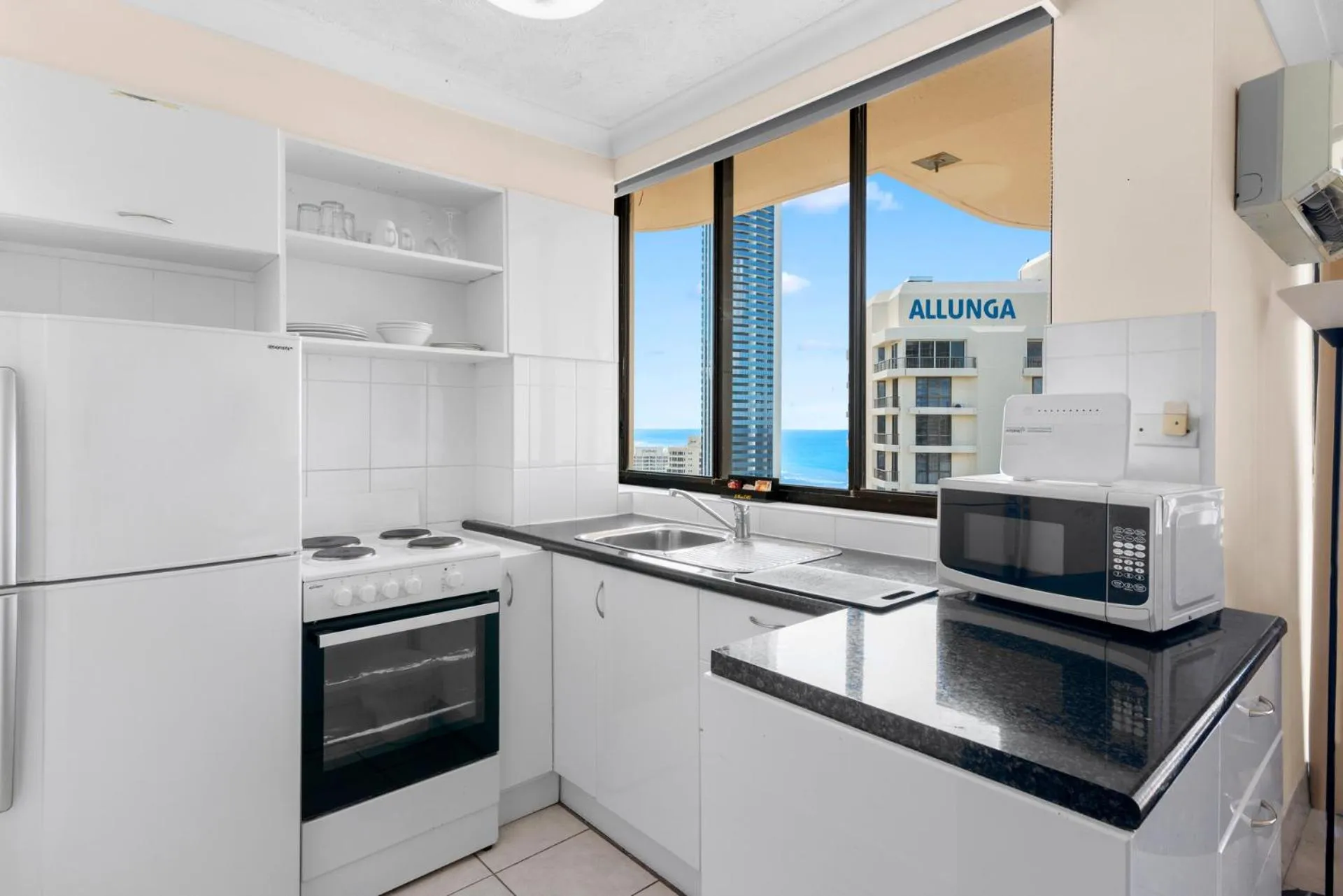 Kitchen or kitchenette in Beachcomber Resort - Official