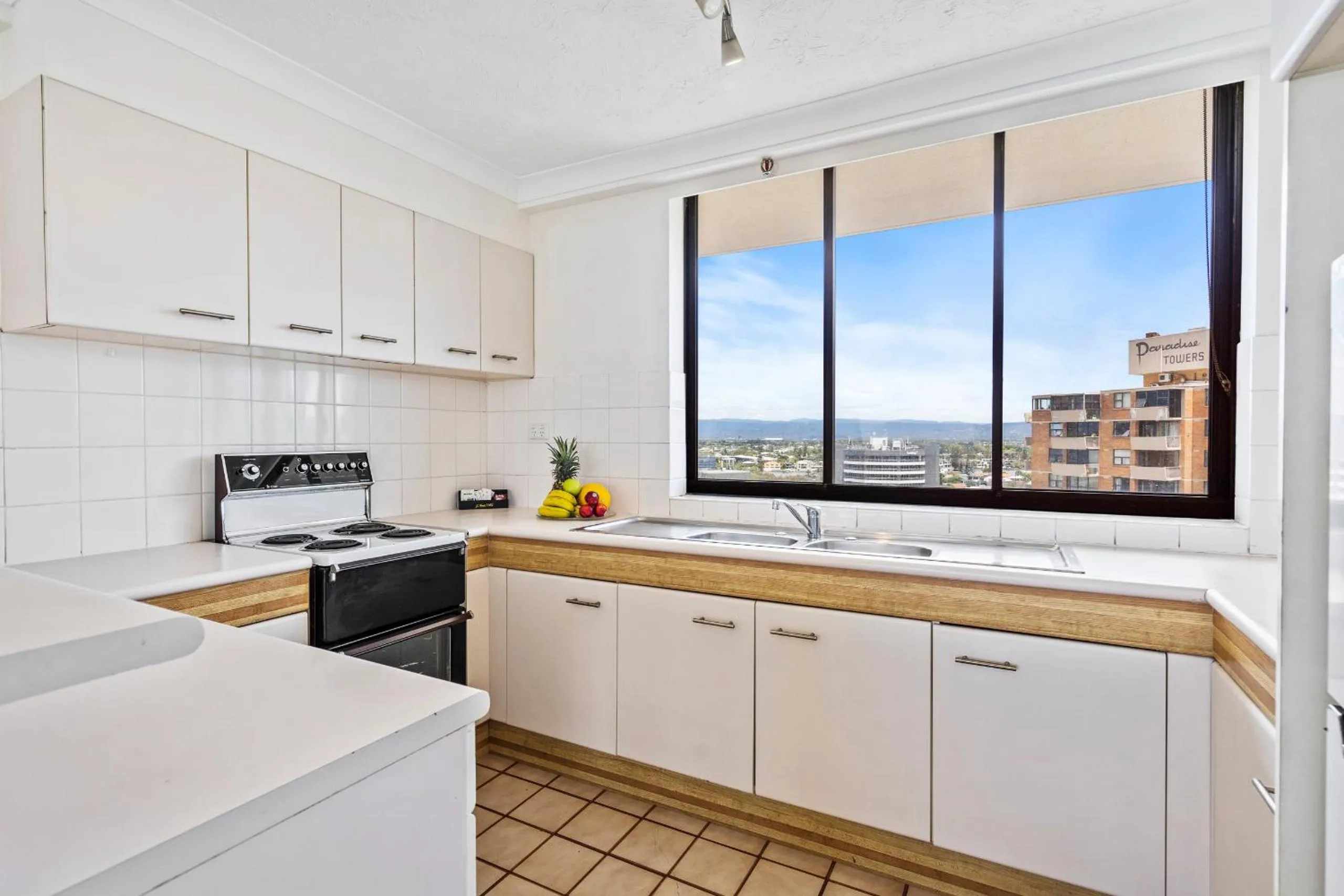 Kitchen or kitchenette in Beachcomber Resort - Official