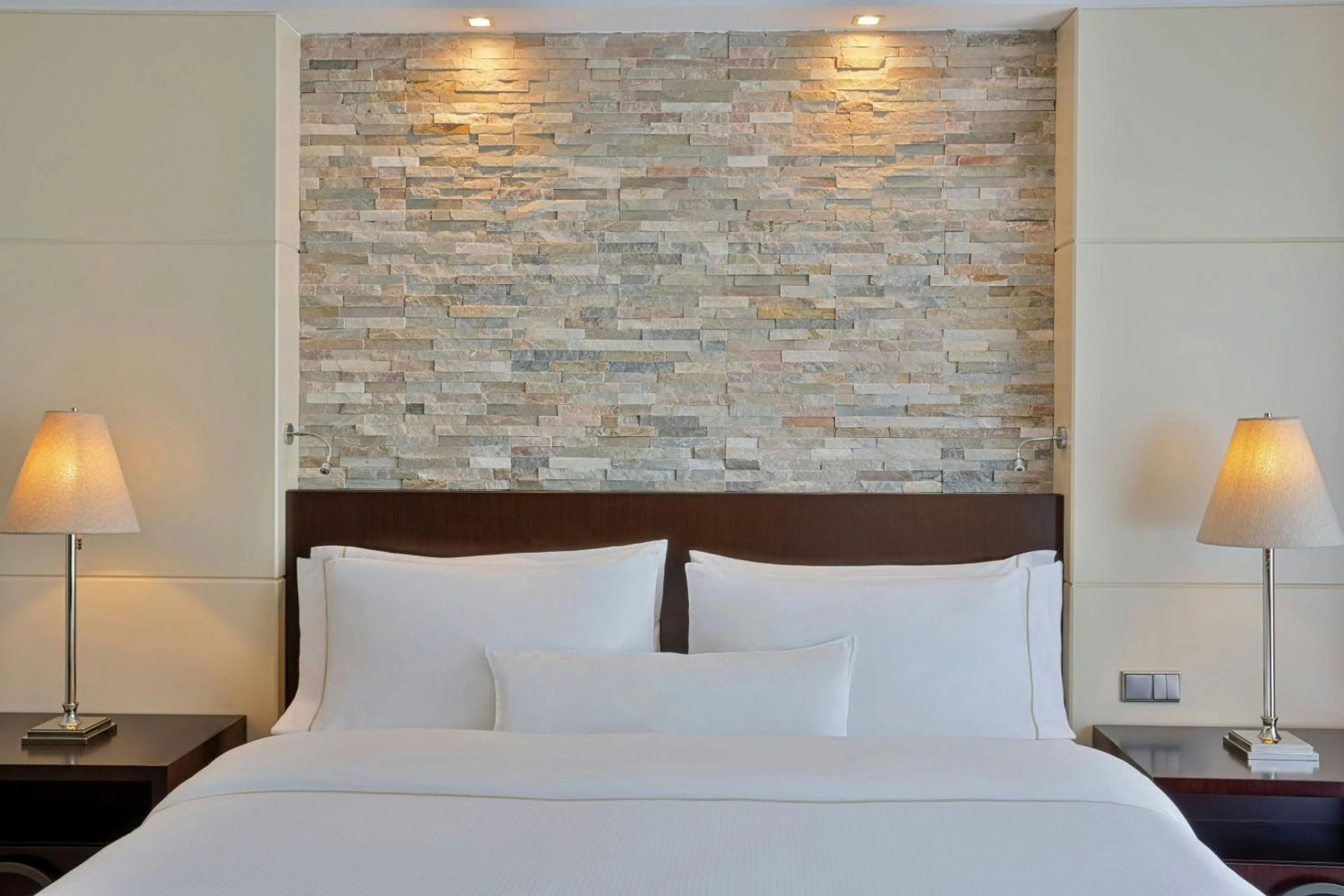 Photo of the whole room, Bed in The Westin City Centre Bahrain