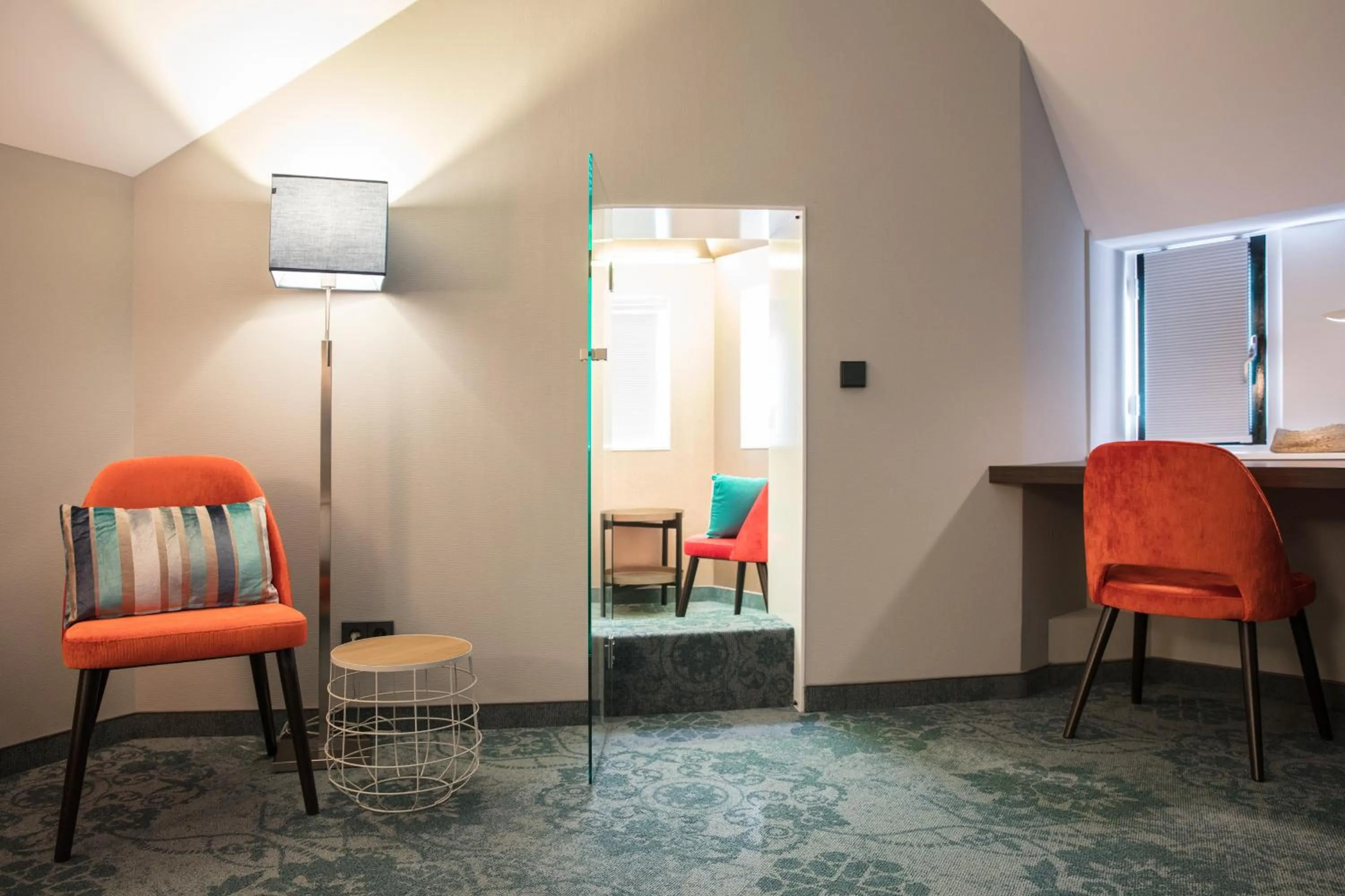 Communal lounge/ TV room in Hotel de Koppelpaarden