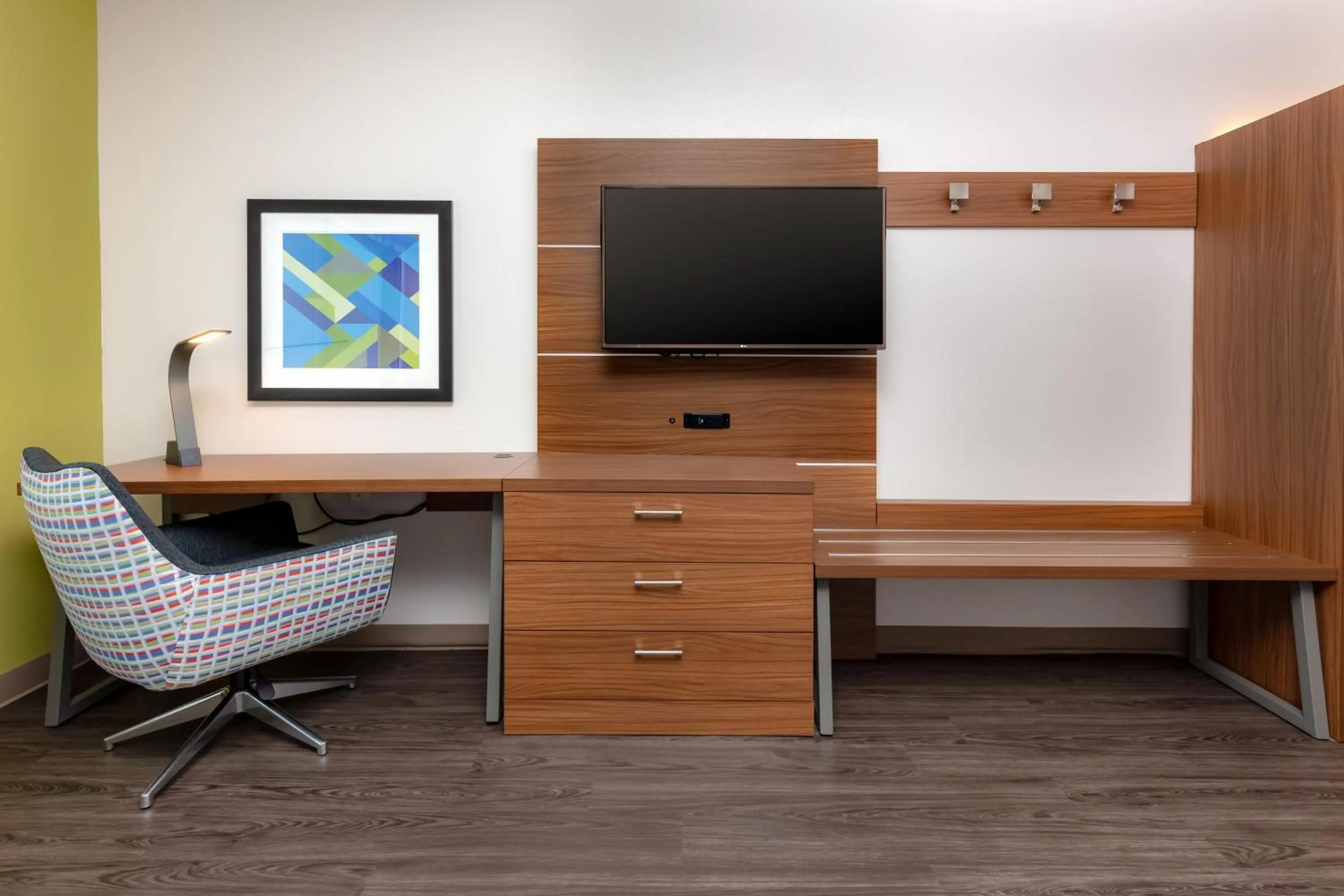 Photo of the whole room in Holiday Inn Express Calhoun South by IHG