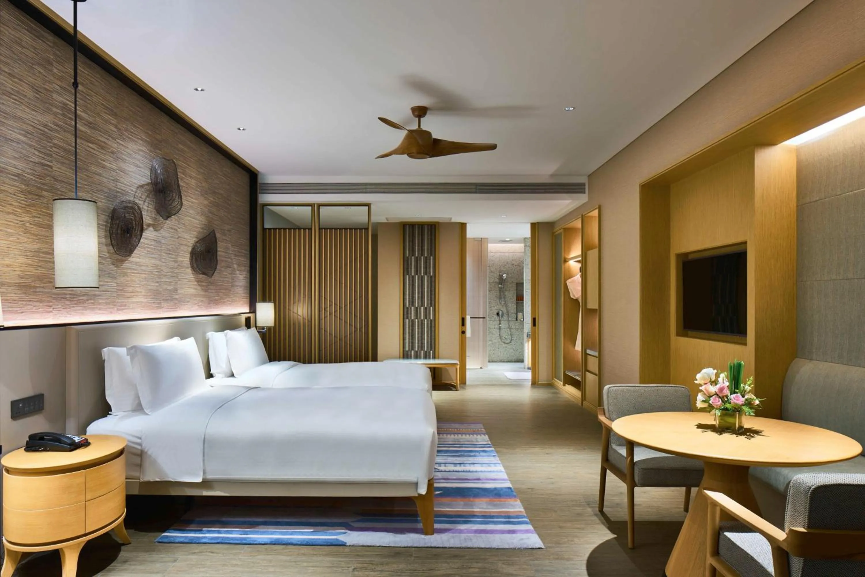 Photo of the whole room, Bed in Crowne Plaza Sanya Haitang Bay Resort by IHG