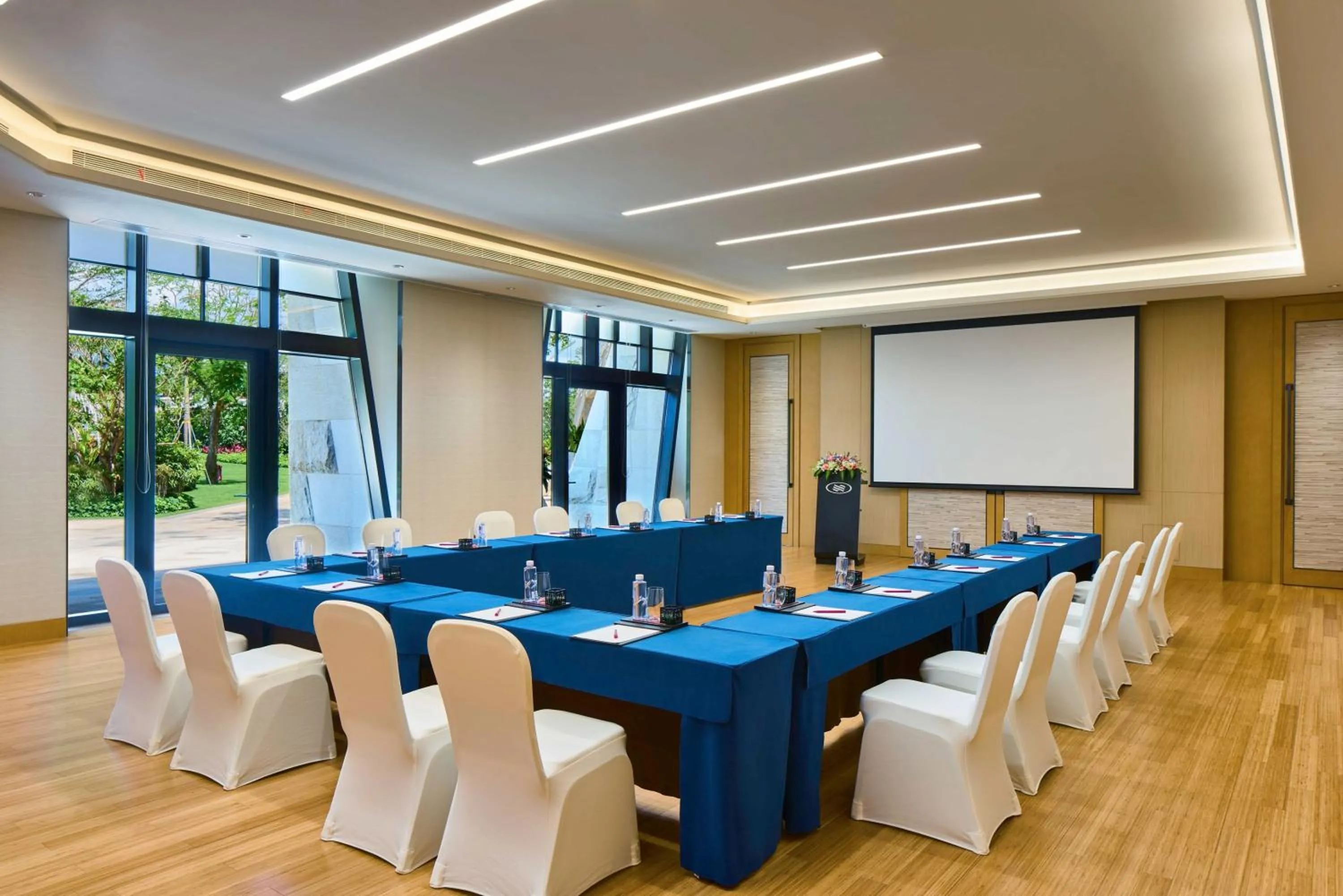 Meeting/conference room in Crowne Plaza Sanya Haitang Bay Resort by IHG