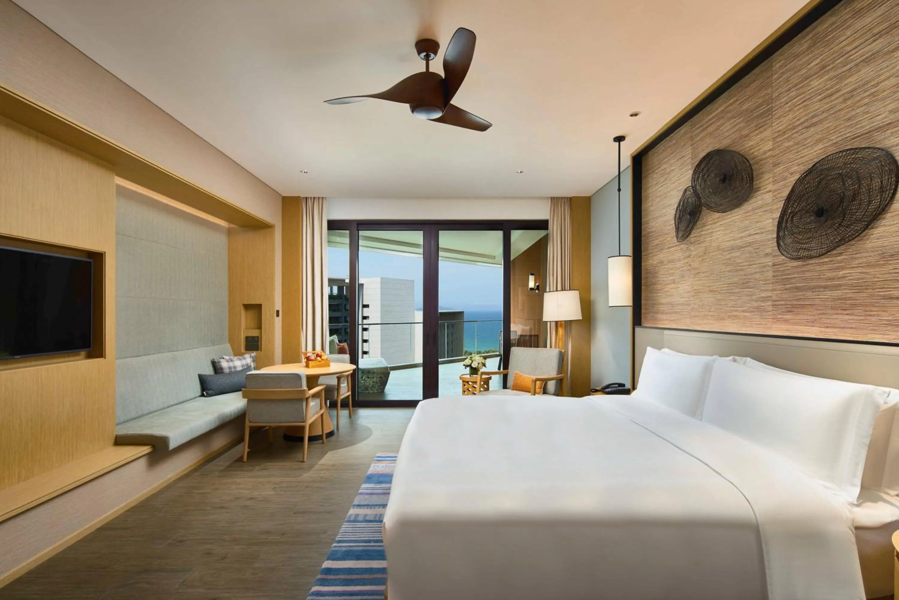Photo of the whole room, Bed in Crowne Plaza Sanya Haitang Bay Resort by IHG