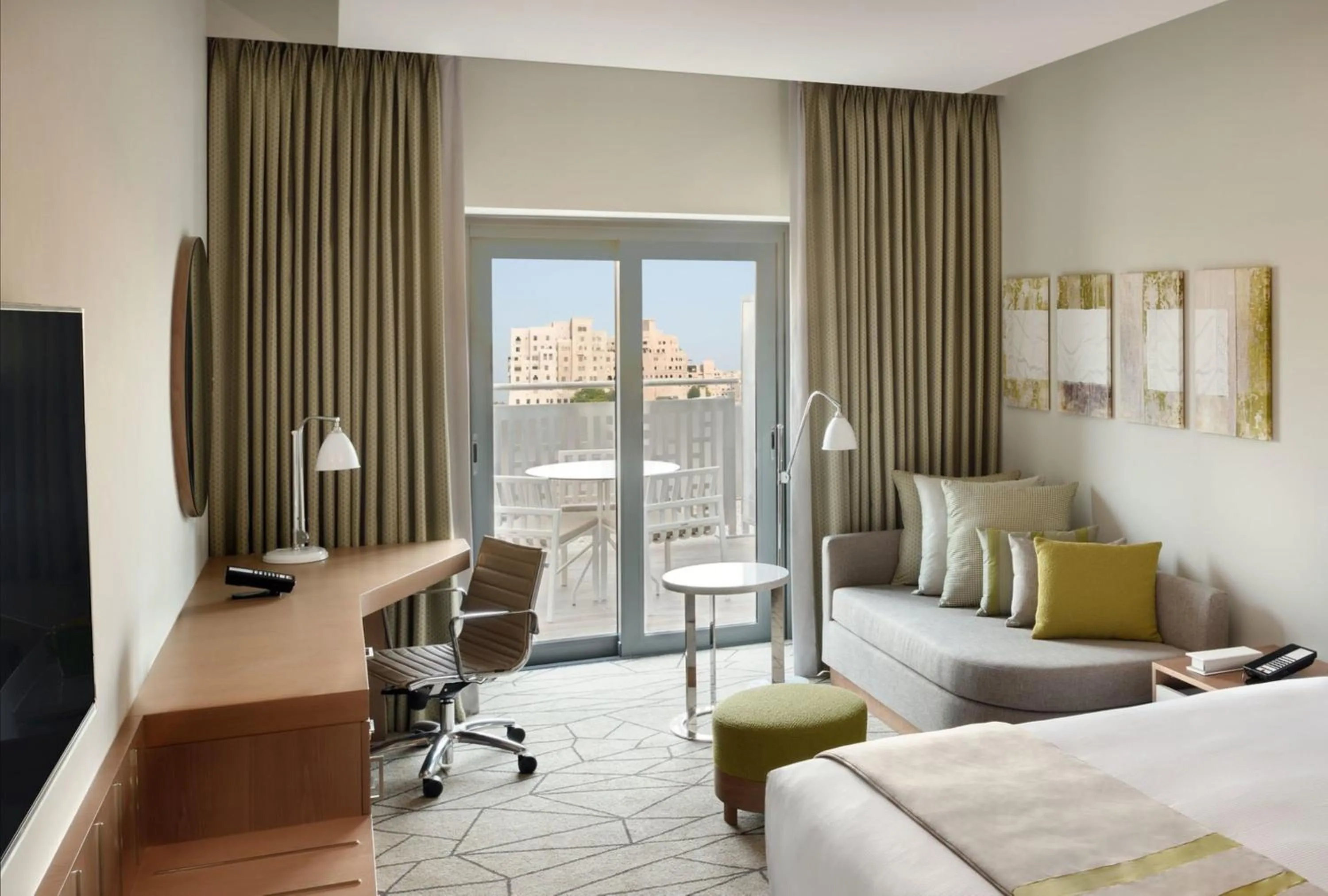 Photo of the whole room, Bed in Holiday Inn & Suites - Dubai Festival City by IHG