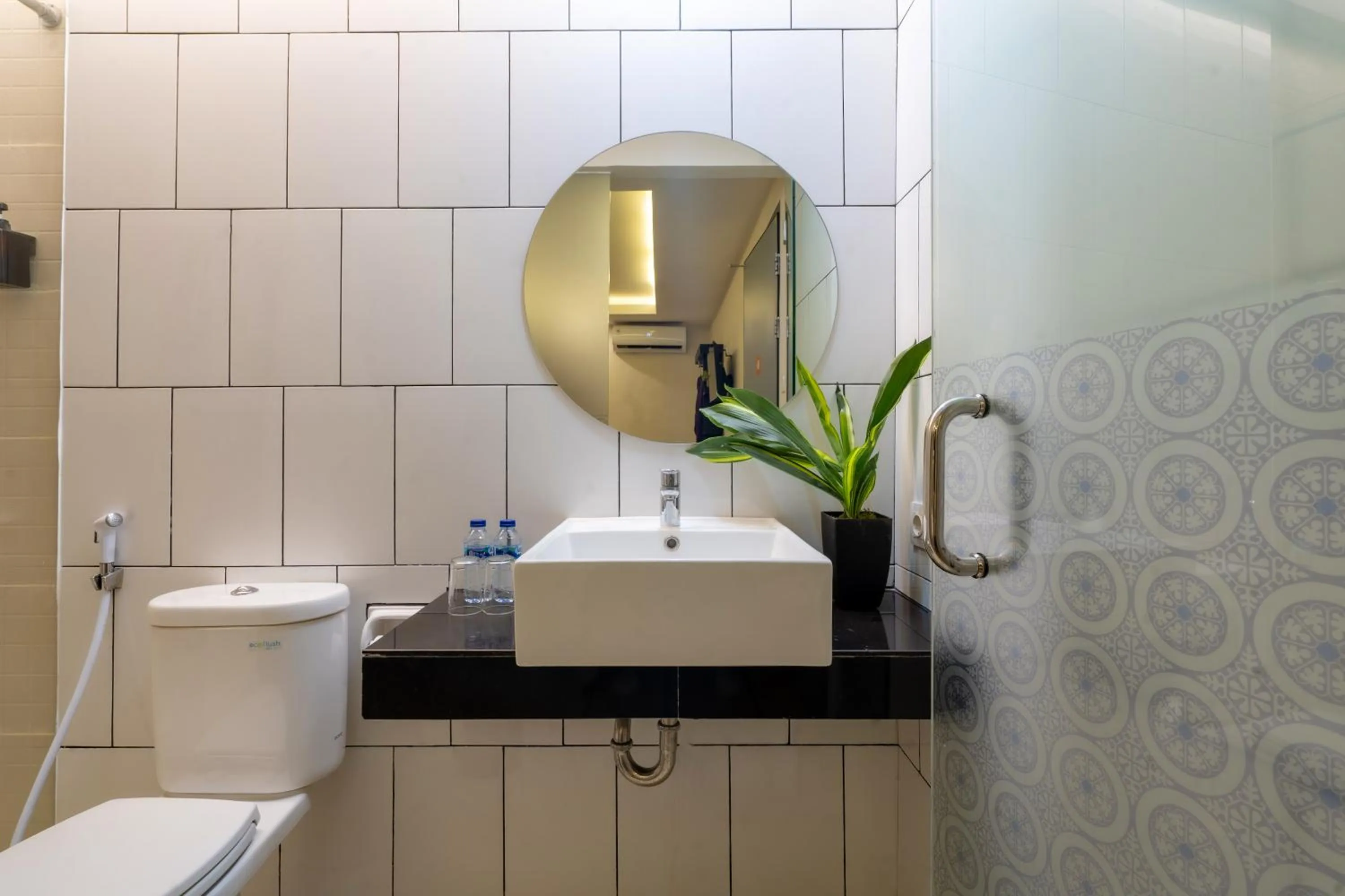 Bathroom in Everyday Hotel Kuta Central