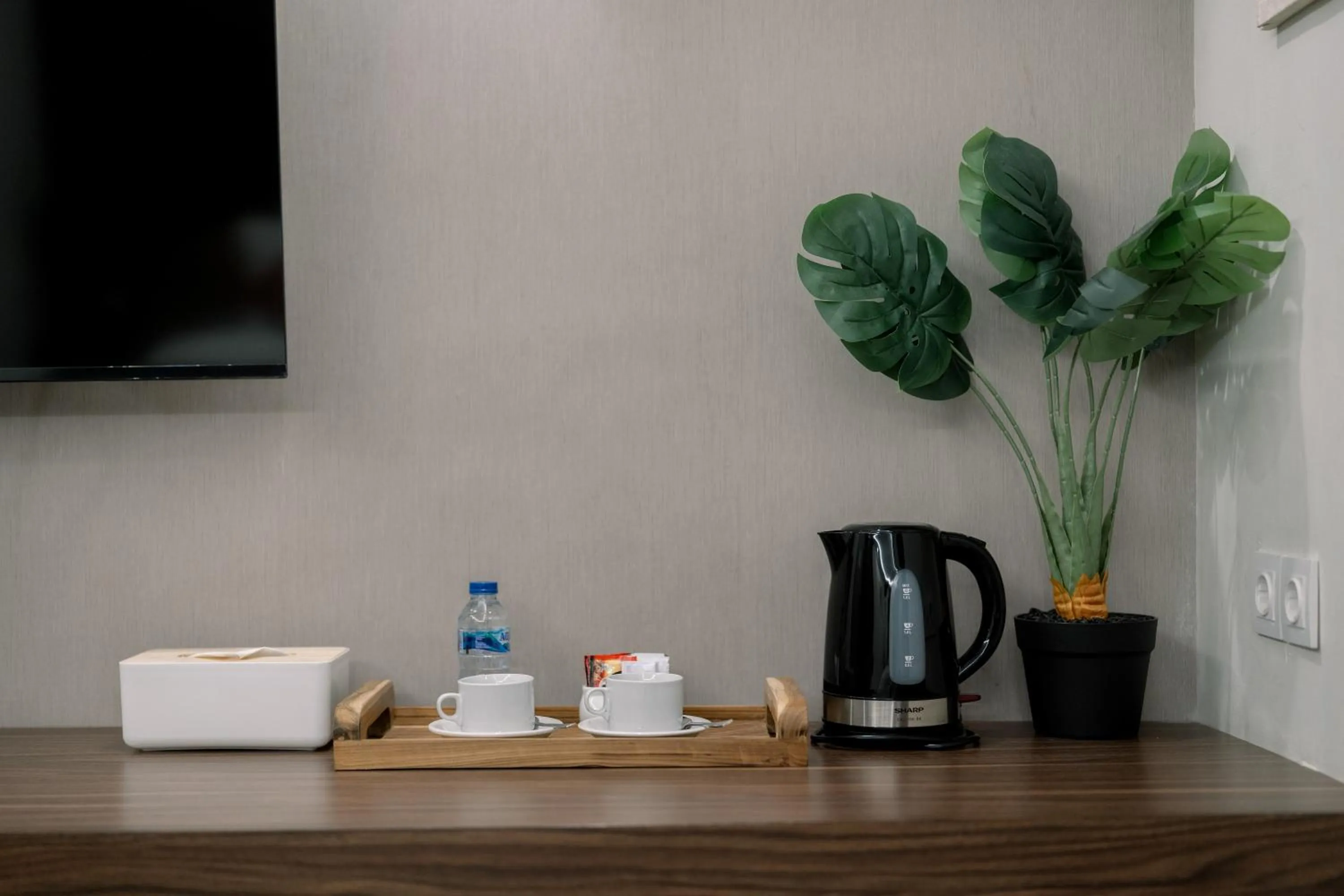 room service in Everyday Hotel Kuta Central