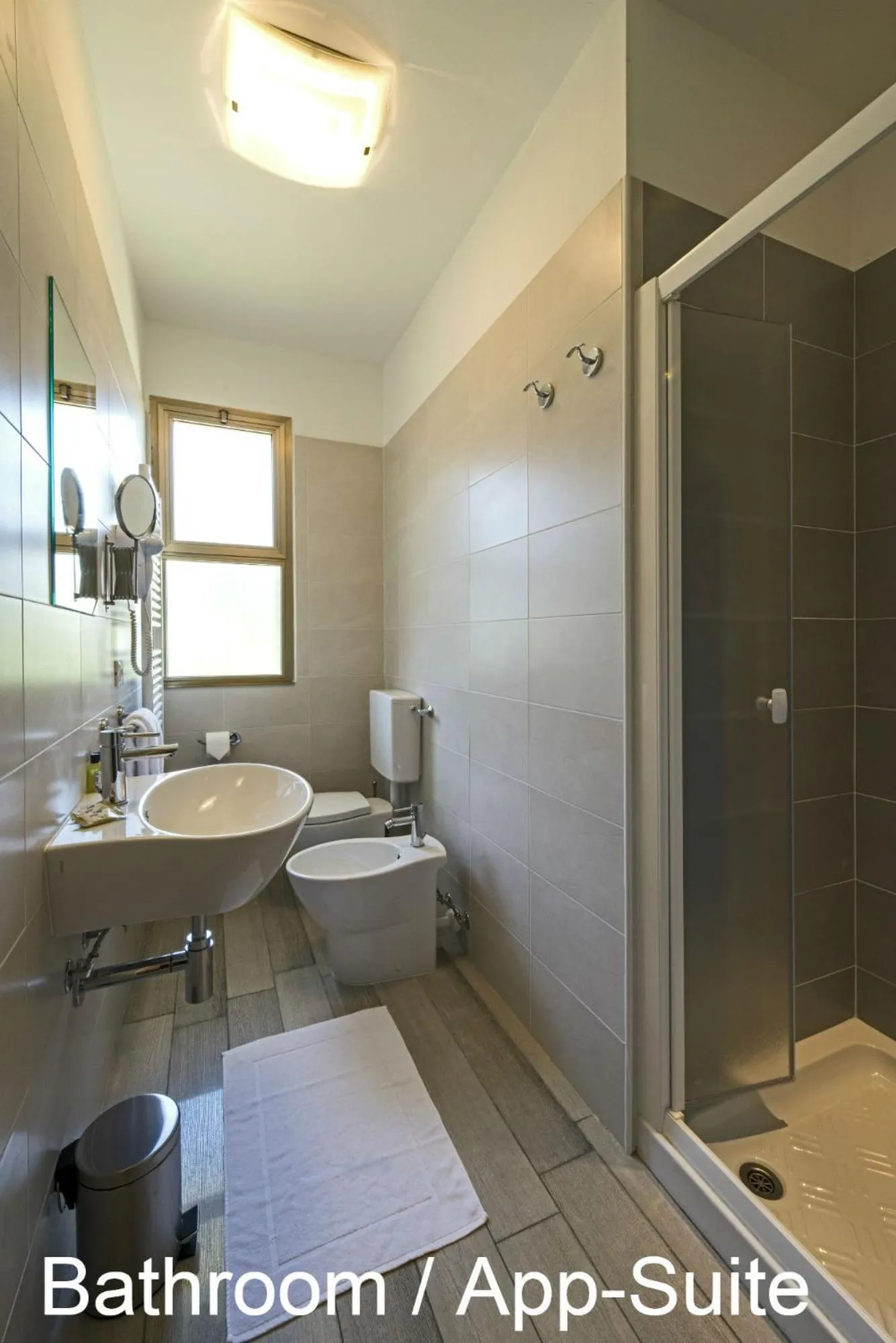 Bathroom in Hotel Alex