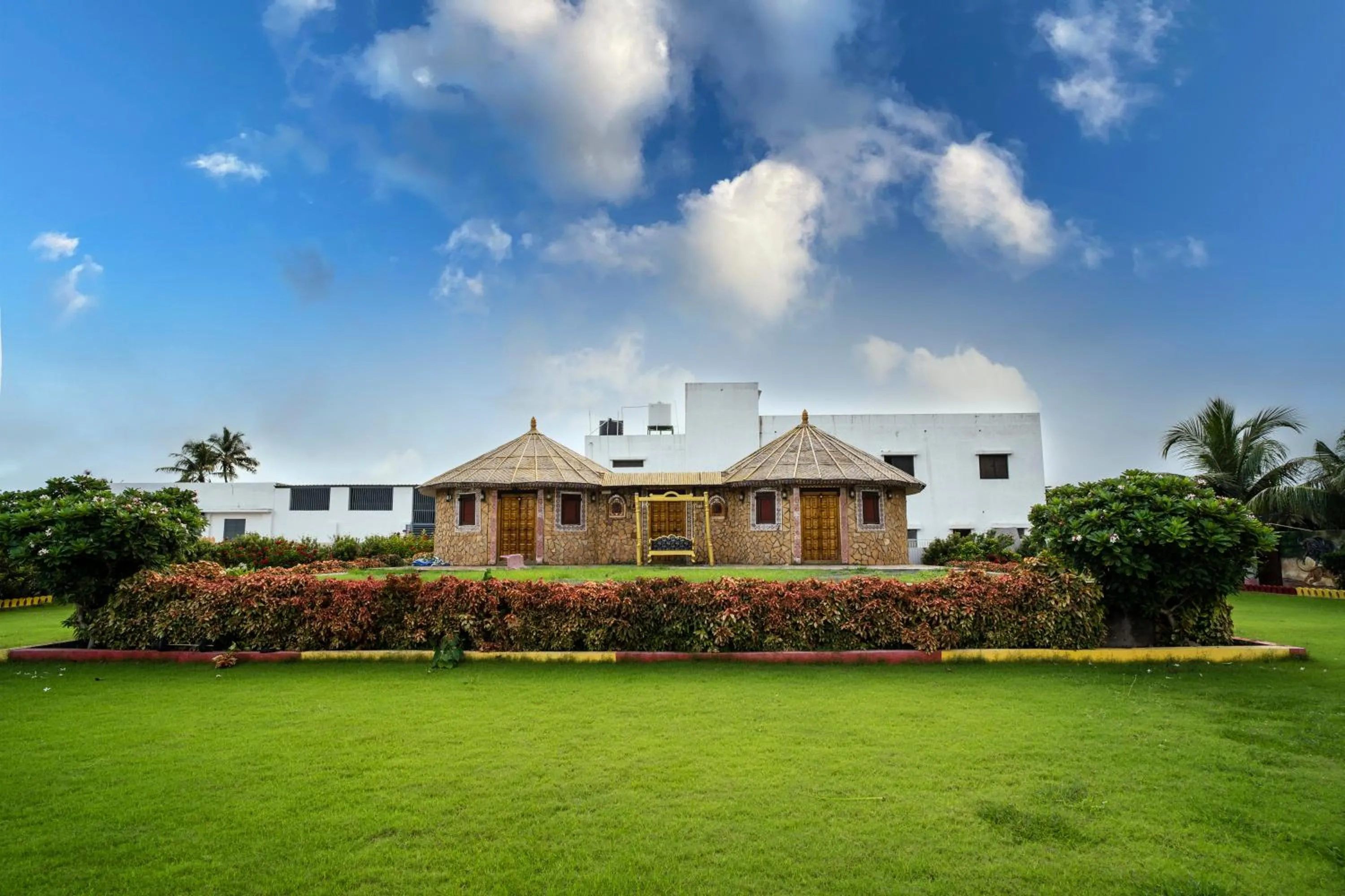 Garden in Regenta Central Somnath, Bhalpara