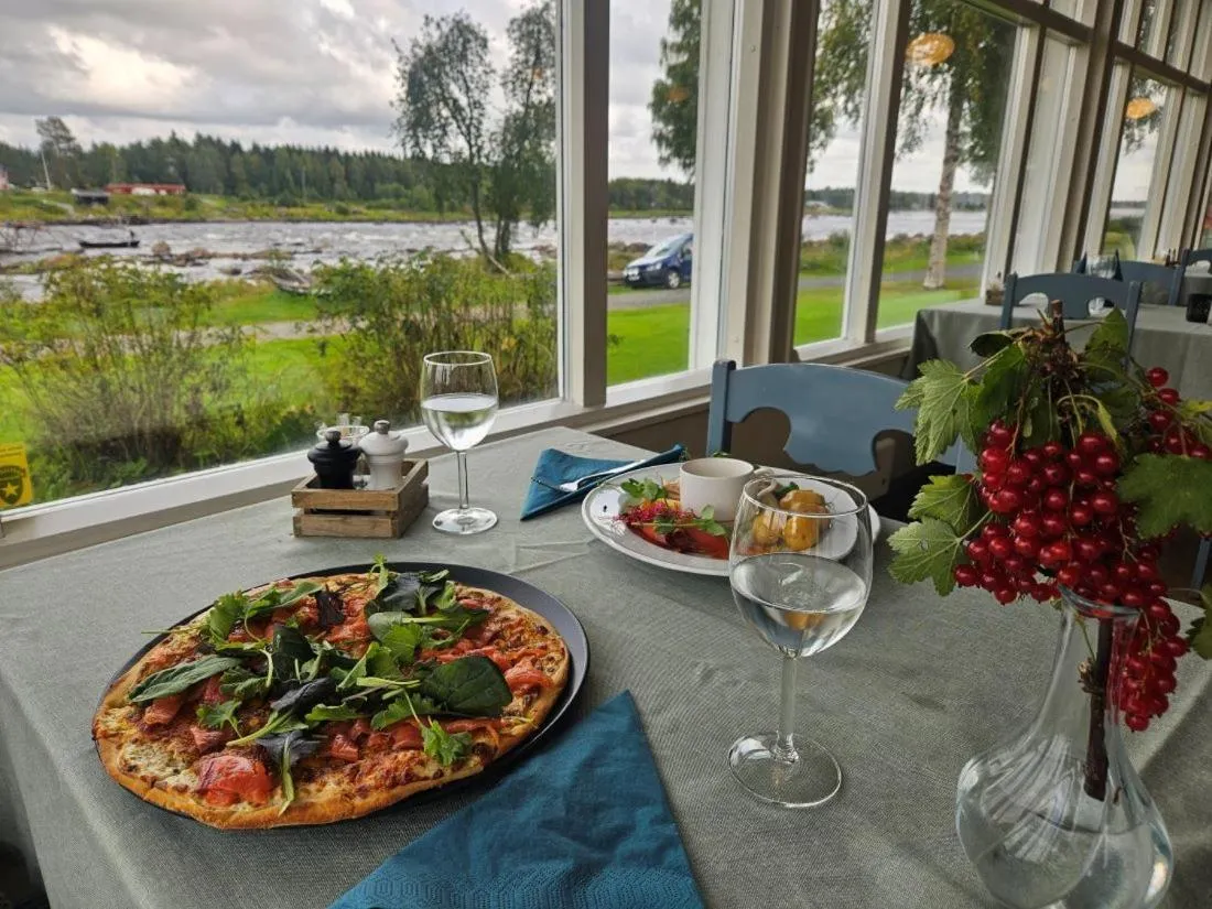 Restaurant/places to eat in Kukkolaforsen Turist & Konferens