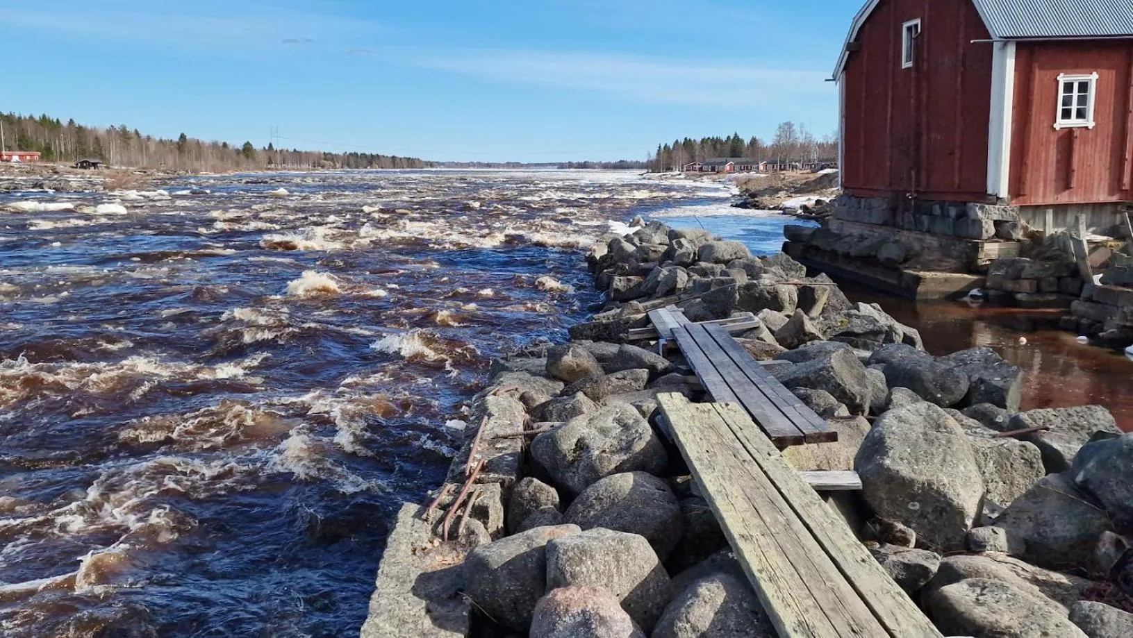 Spring in Kukkolaforsen Turist & Konferens