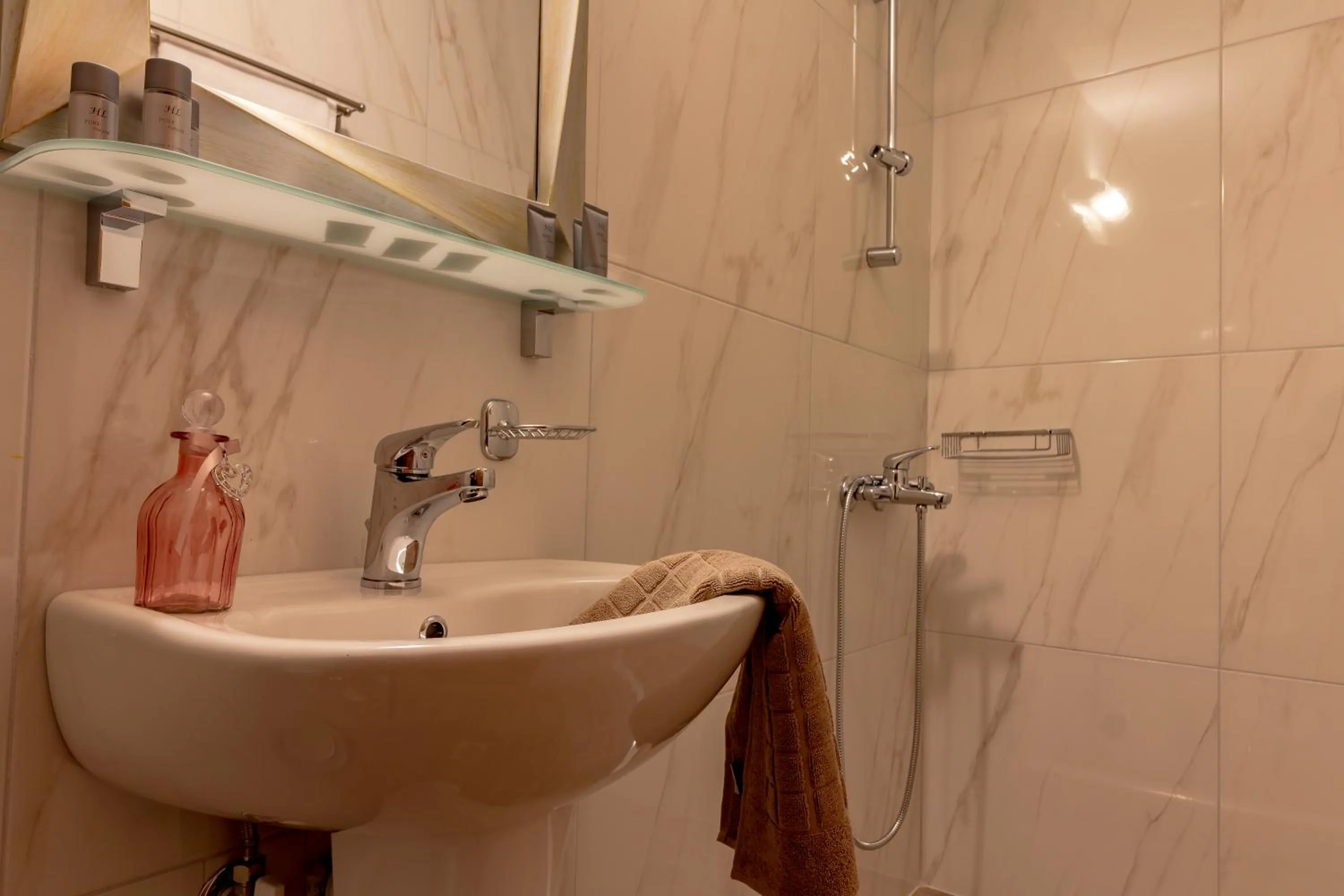 Bathroom in Afroditi