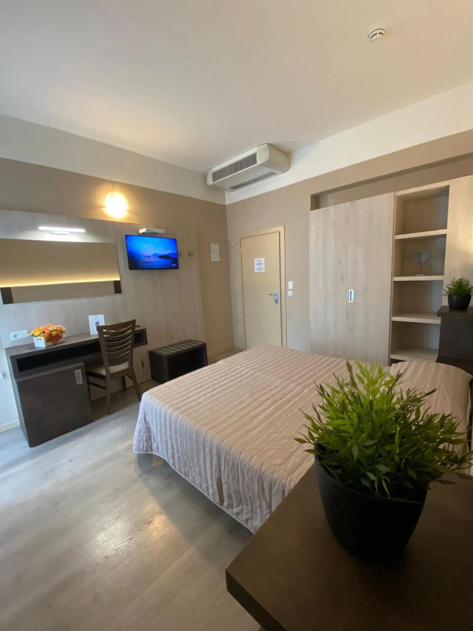 Bed in Hotel Nuovo Belvedere