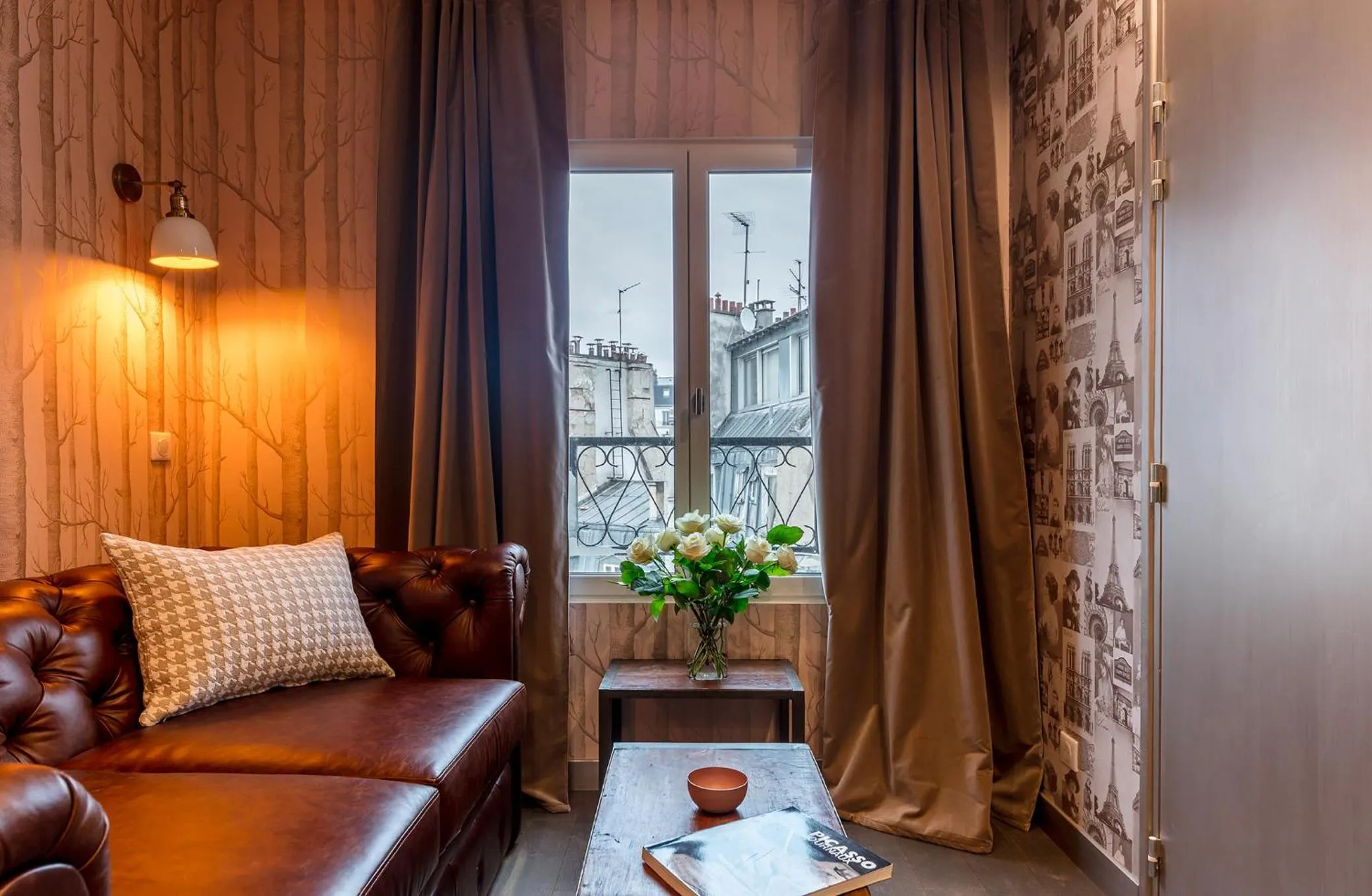 Living room in BE YOU LUXURY APART'HÔTEL Paris