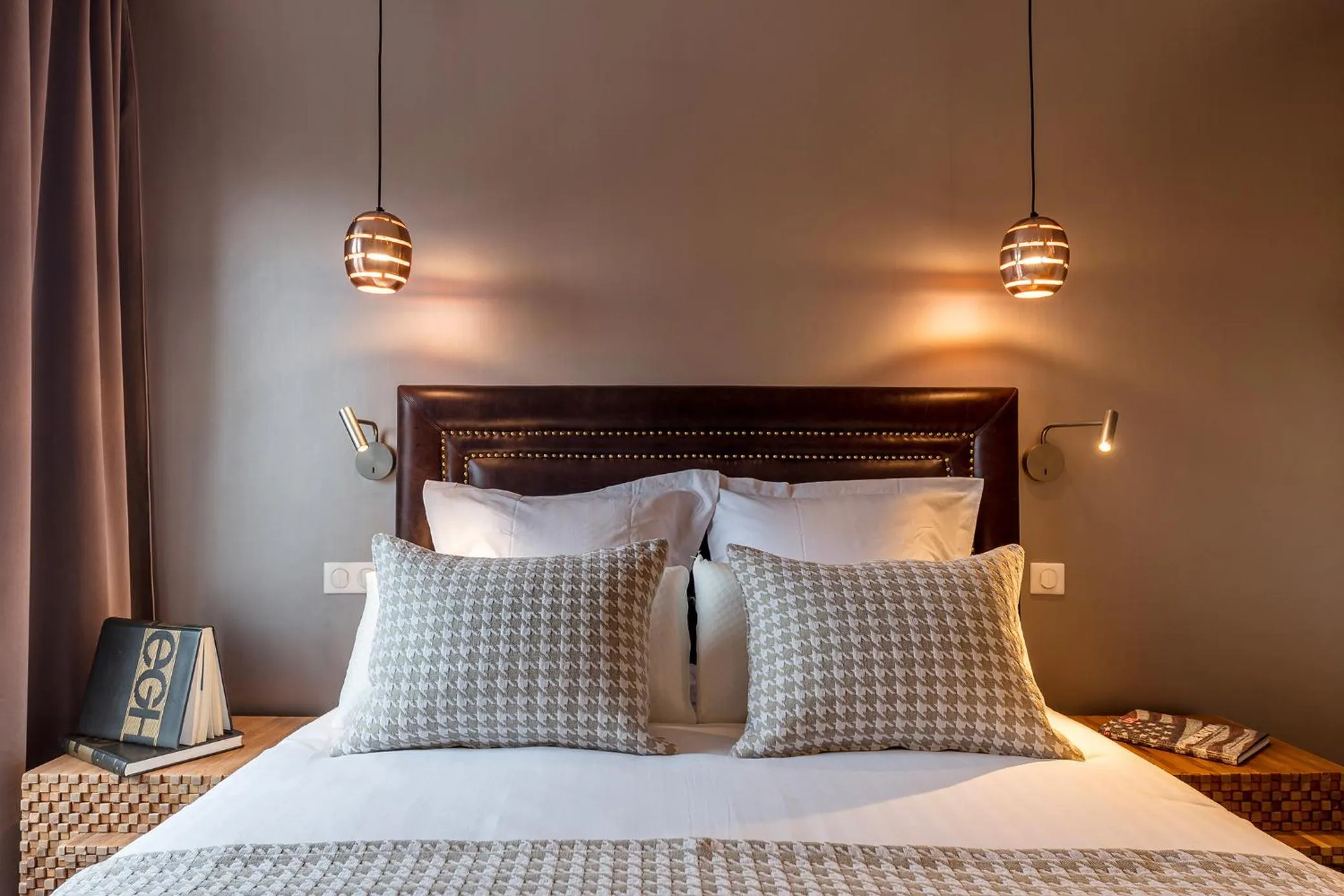 Bed in BE YOU LUXURY APART'HÔTEL Paris